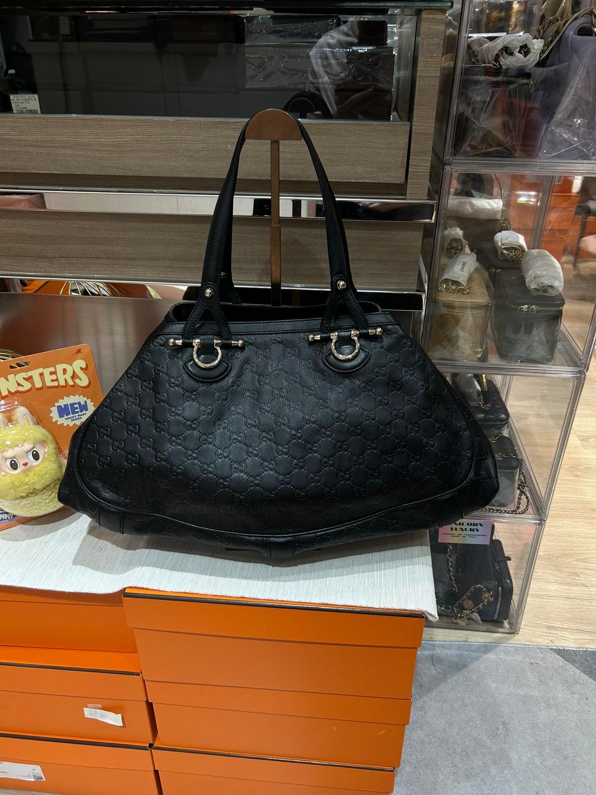 Gucci Shoulder Bag Black Calfskin 100%Authentic, 95%New✅Dust bag