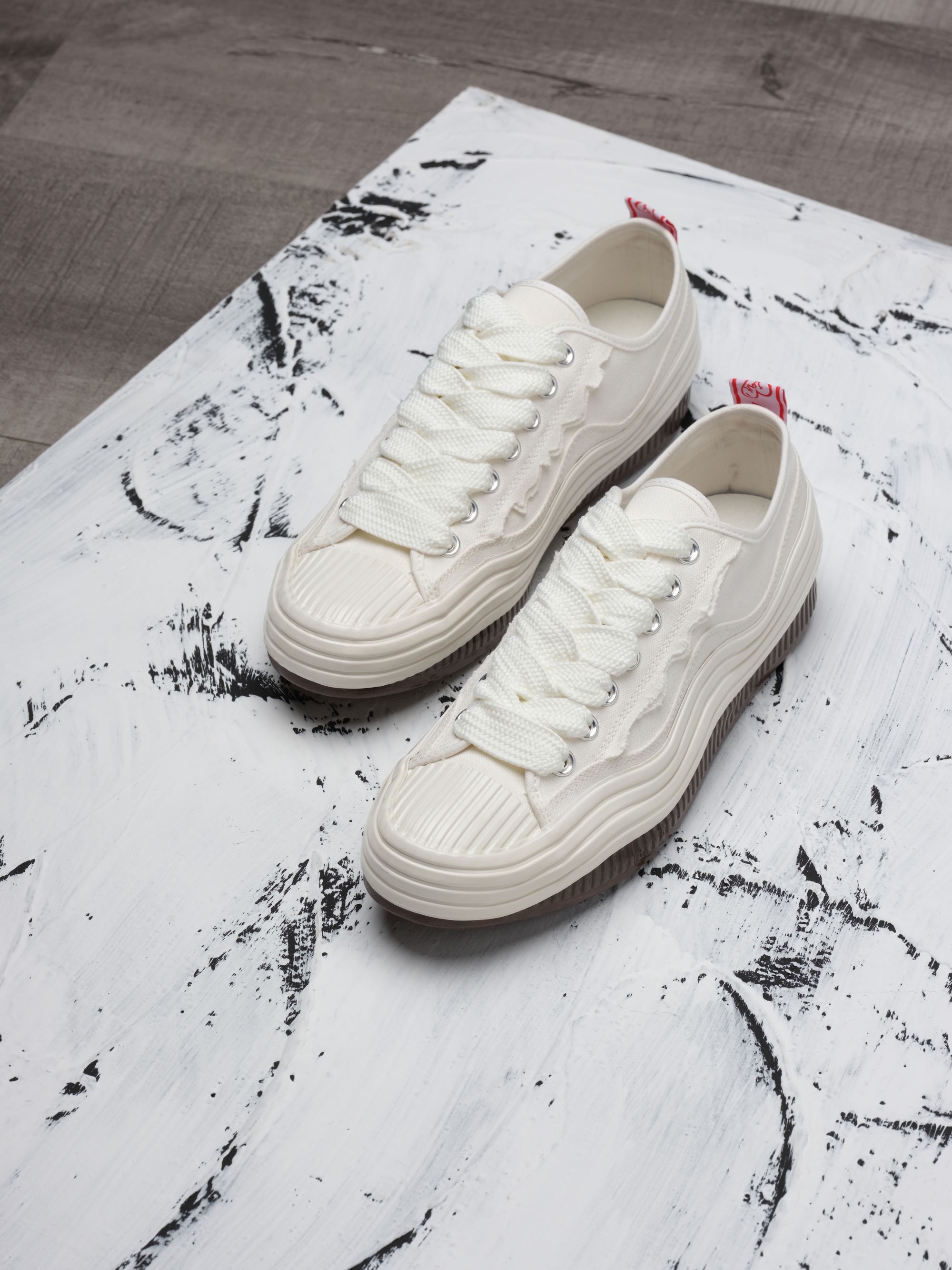 FIRST LOVE Lo (White) 