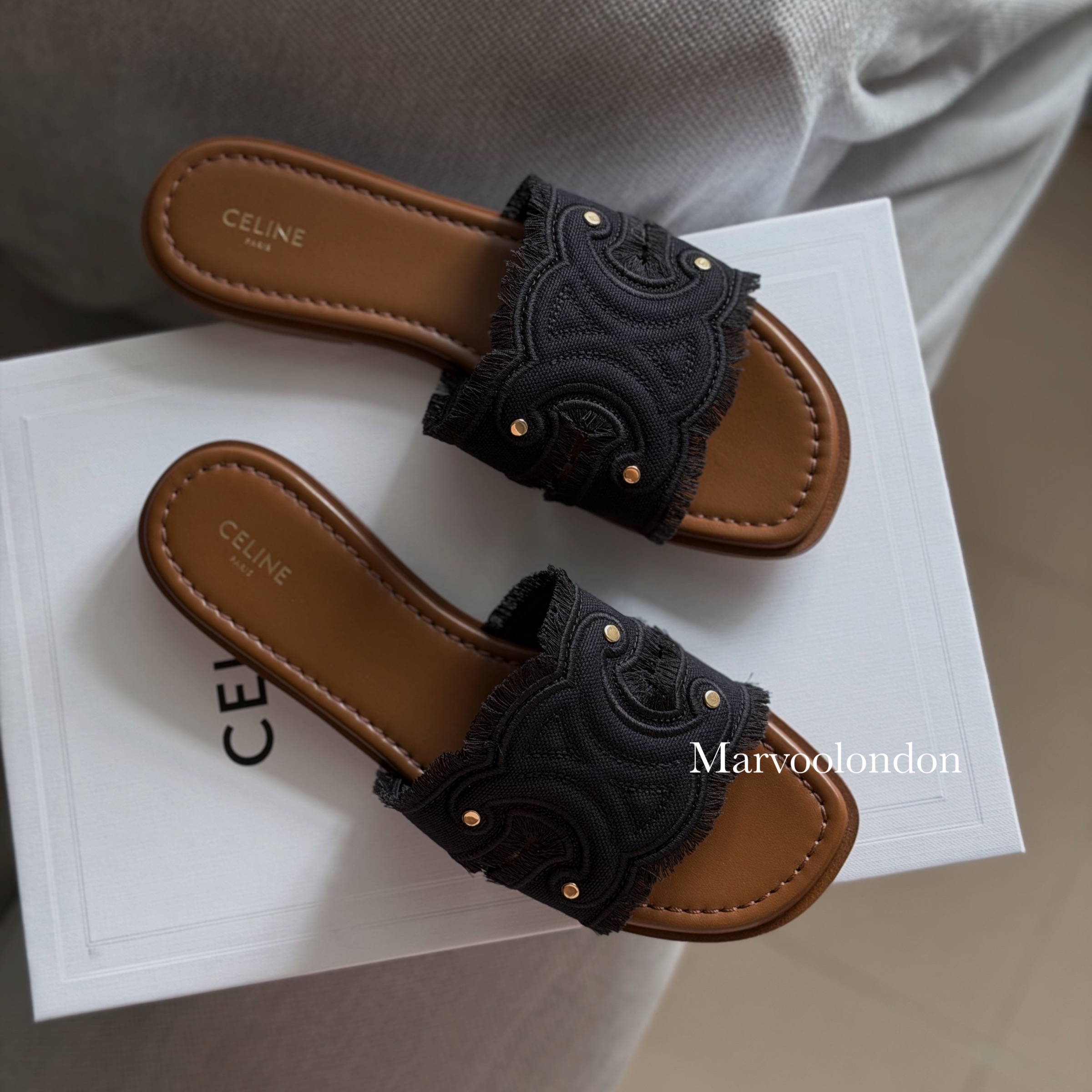 限時精選折扣✨新色🆕訂貨🍒夏天着岩晒 😍 Celine Marina 涼鞋  Size 36 only