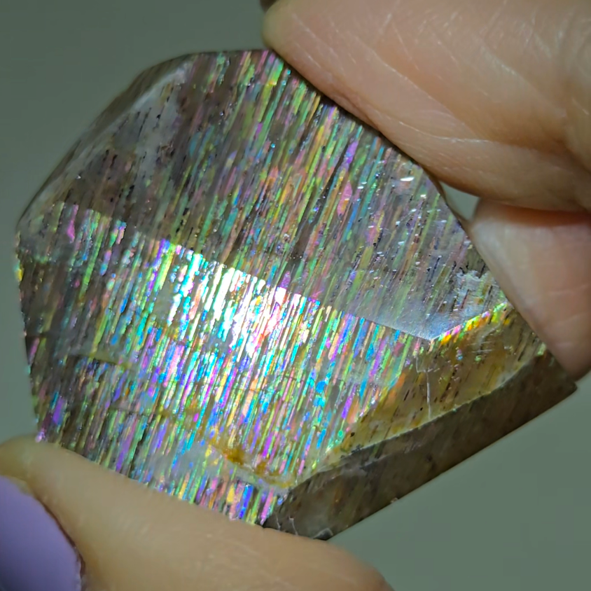 Rainbow meteor shower sunstone - SM75