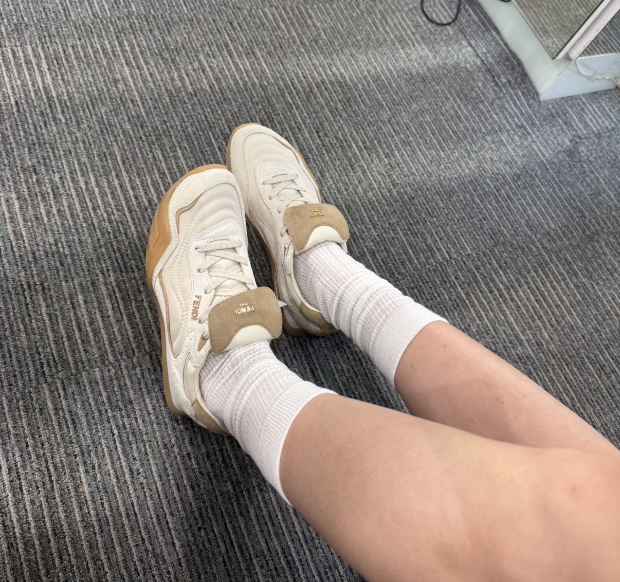 限時優惠✨訂貨🍒Fendi Wave sneaker  Size 35-37.5/38.5/39/40