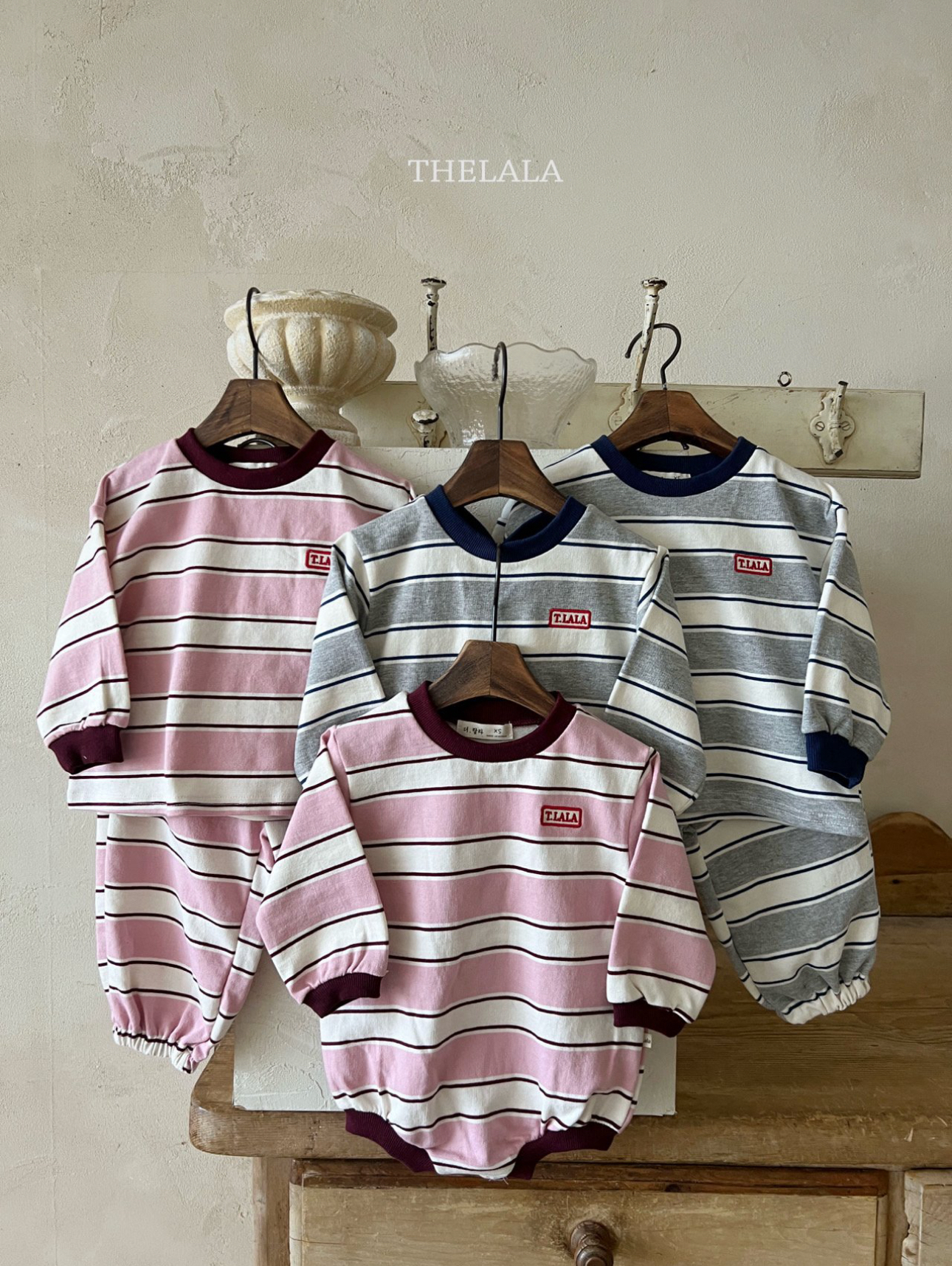 🌸預訂 韓國直送🌸🇰🇷THELALA兩色標誌刺繡章條紋上下套裝