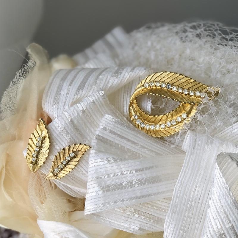 C.a. 1950-60s Rhinestone Lined Texture Leafy Jewelry Set of Brooch & Clip Earrings from Canada (MT854)