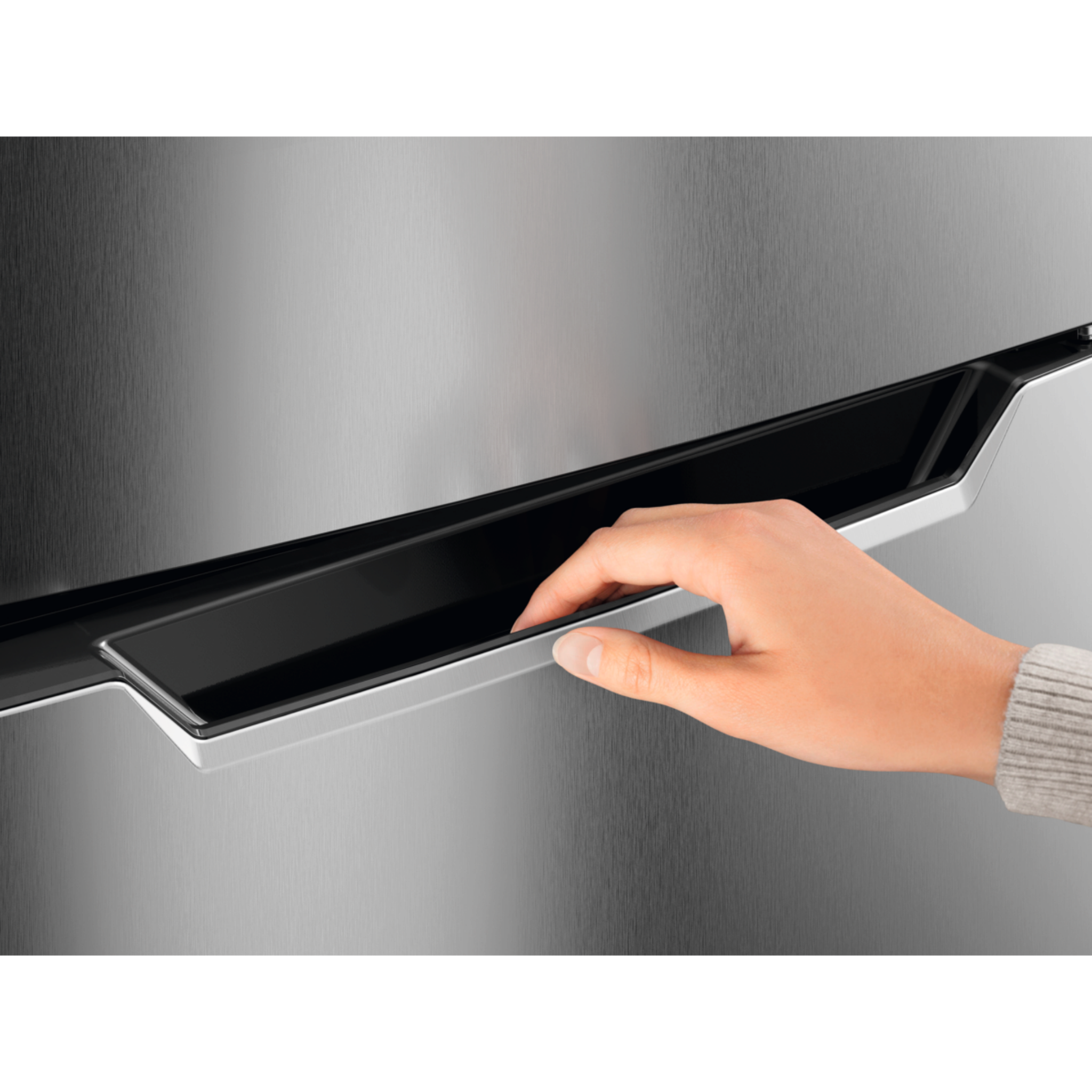 Electrolux 256L UltimateTaste 300 Top Mount Inverter Refrigerator (ETM2500A-A)