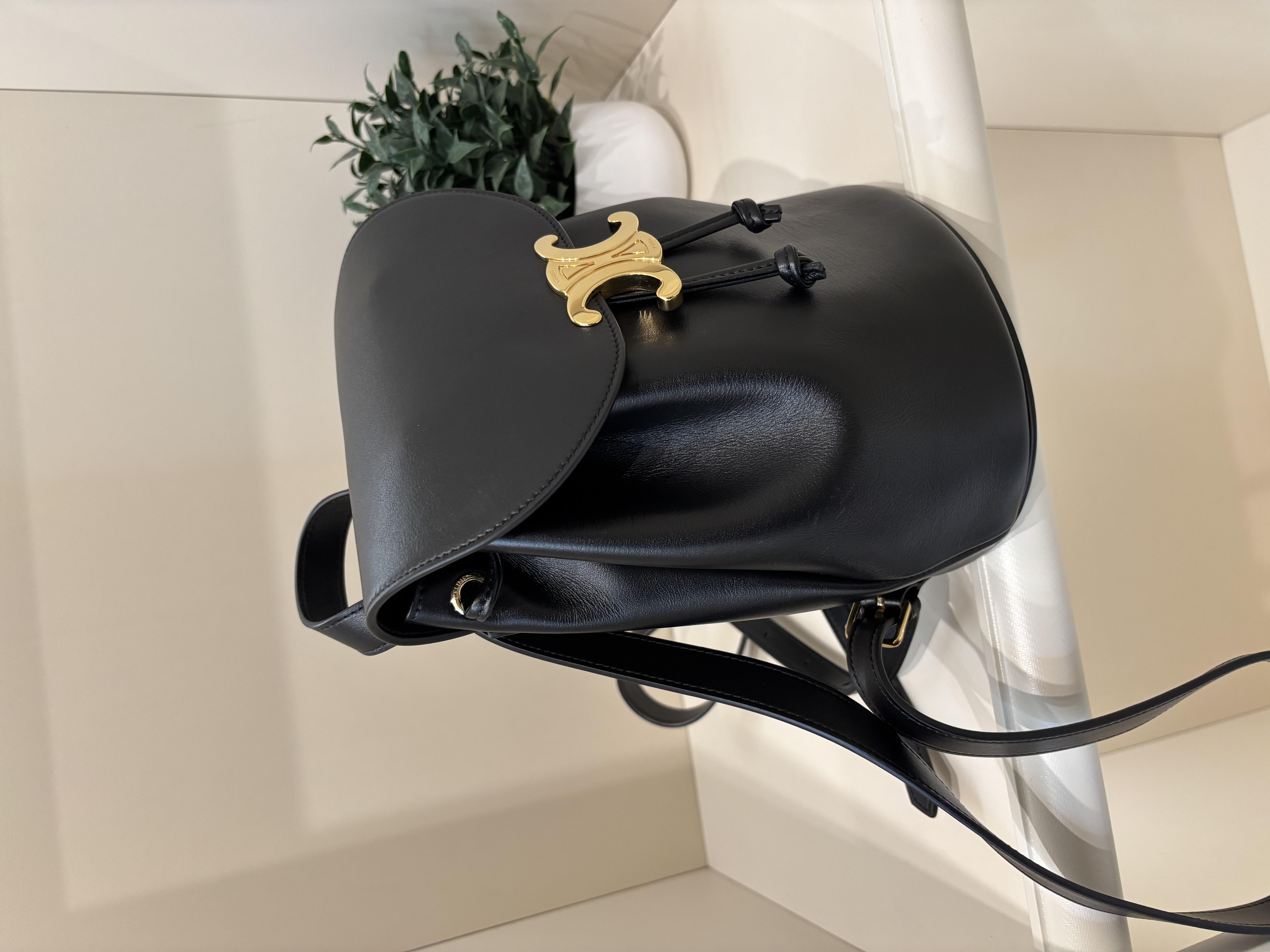 Celine Bonnie Backpack 黑色金扣 100%Authentic, 98%New ✅Dust bag