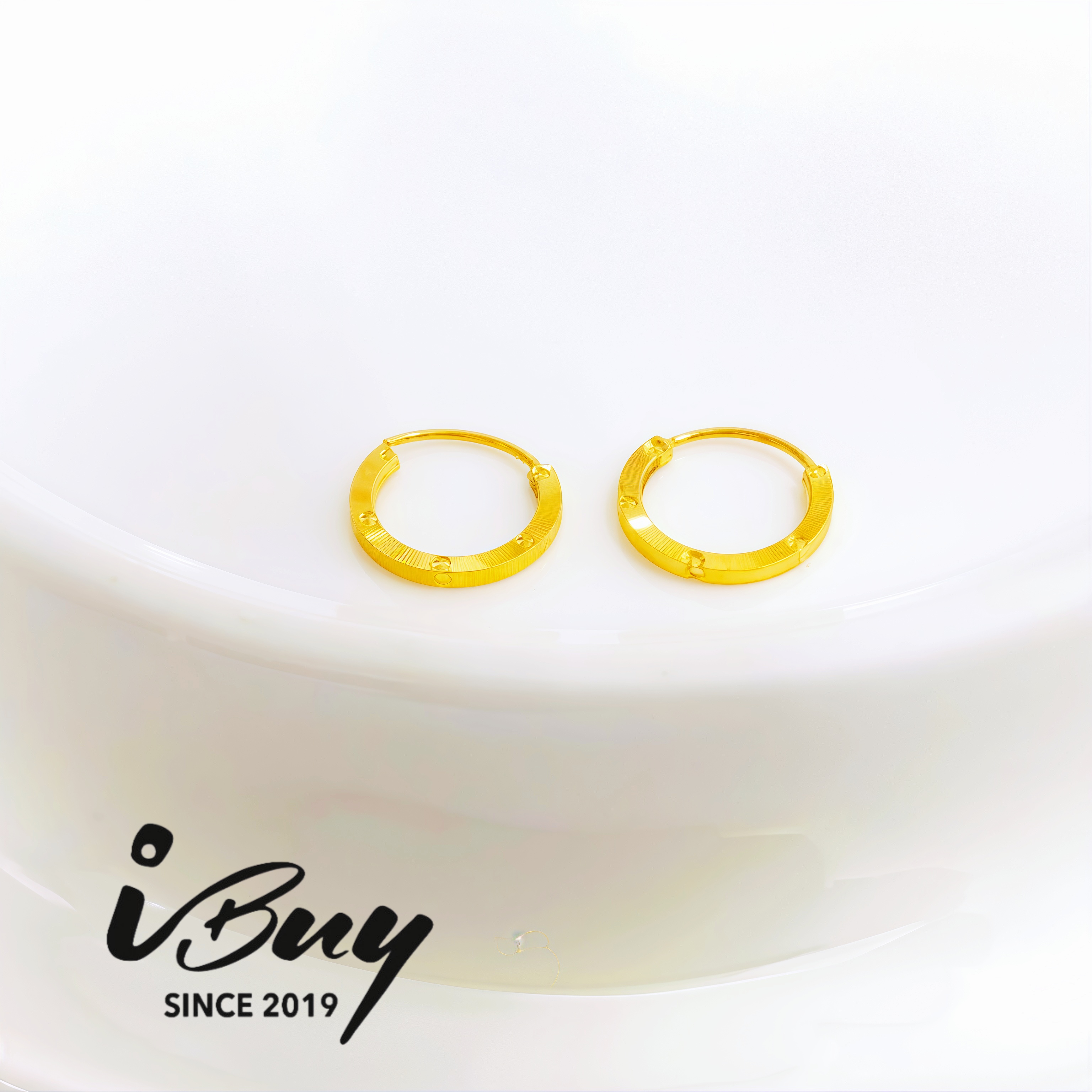 999 GOLD VERTICAL TEXTURE POLKA DOT HOOP EARRING 999 金 直纹波点耳圈