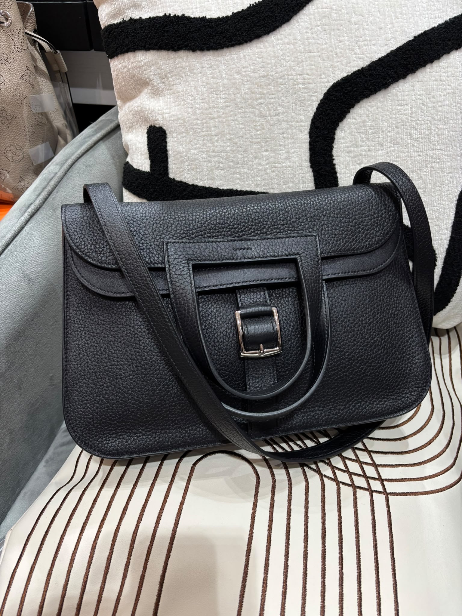 Hermes Halzan 31,STAMP A 黑銀 100%Authentic,98%new ✅專門店收據 ✅Dust bag 
