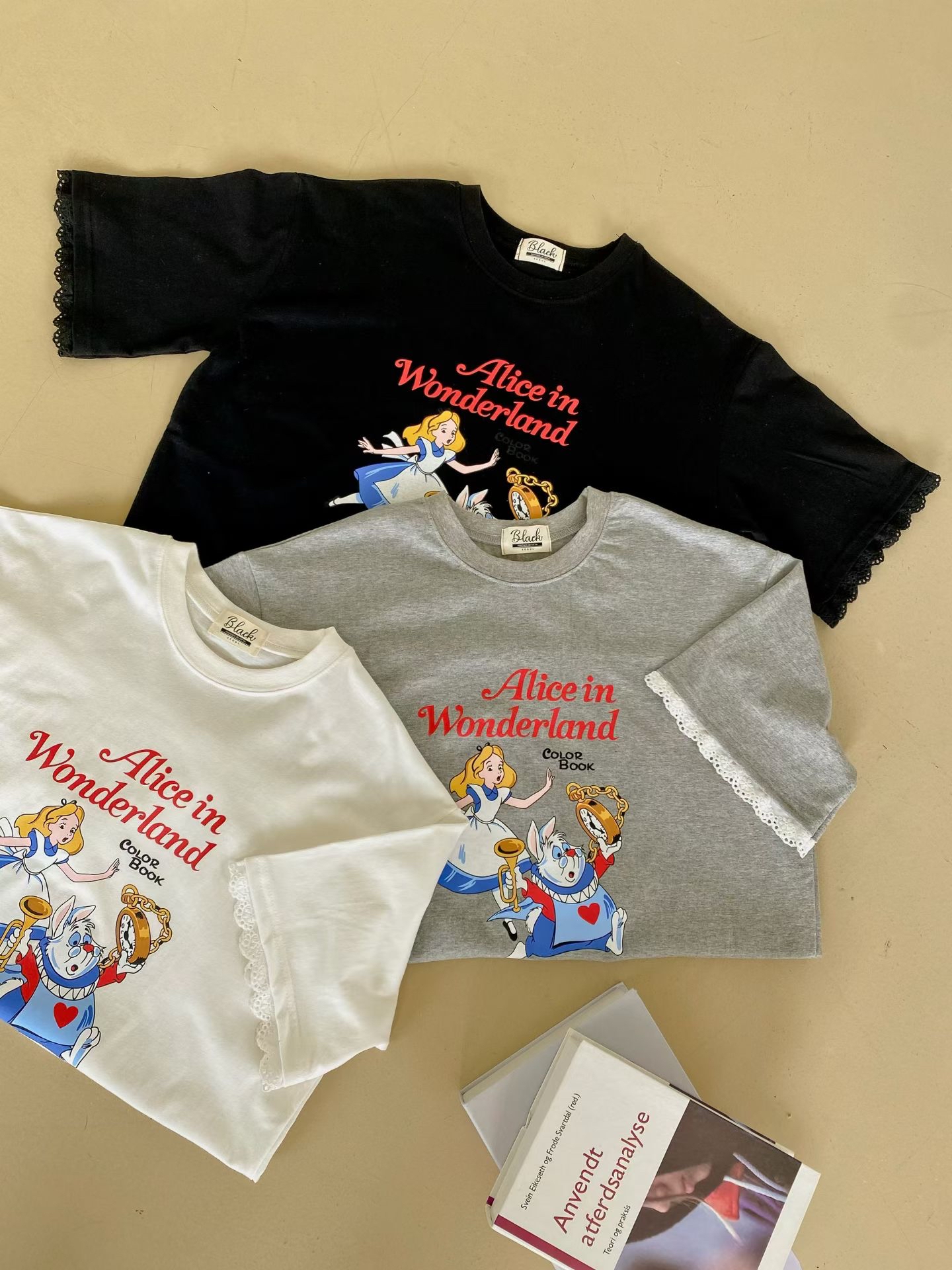 NB10 Alice in wonderland Tee 
