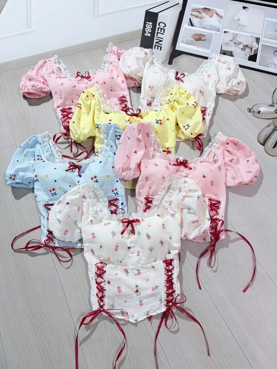 花卉泡泡袖束身上衣