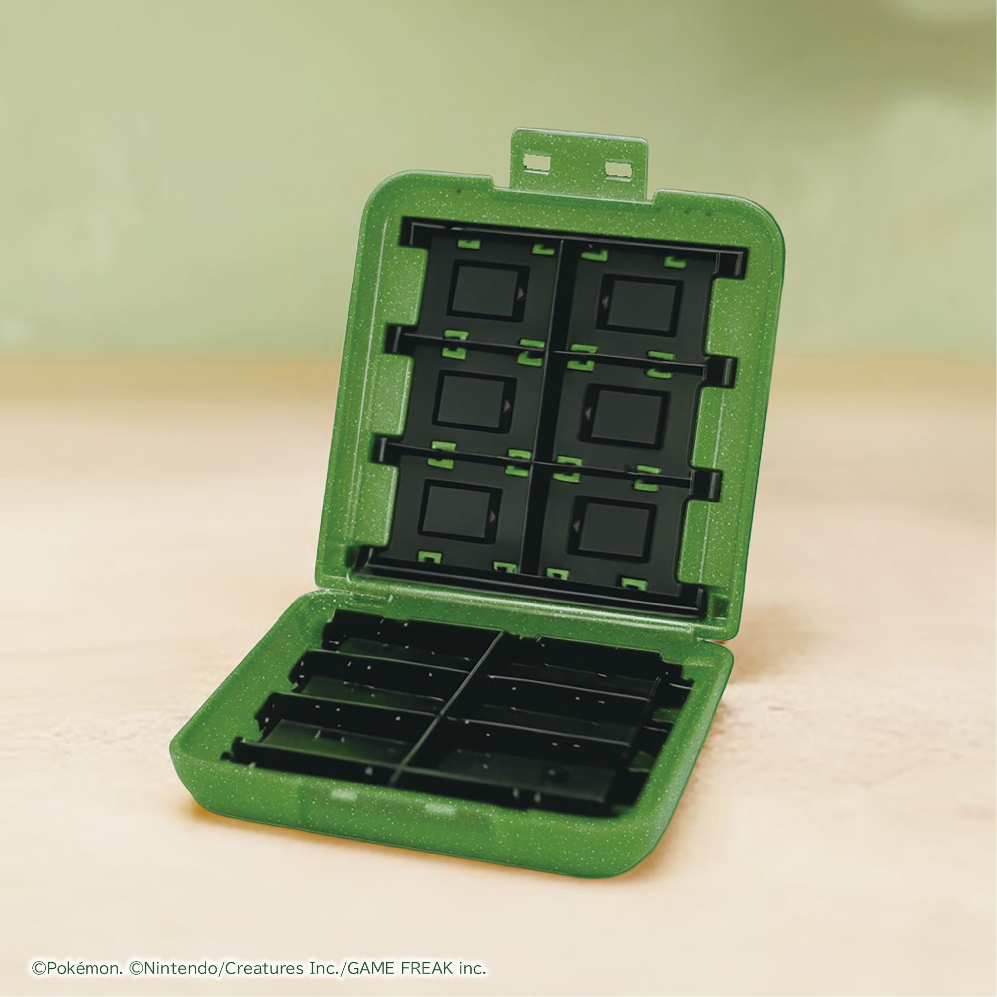 HORI NS2 24個裝遊戲卡收納盒 寶可夢像素風綠 (NSX-187)        HORI NS2  Card case for 24 cards Pokémon Pixel Art Green (NSX-187)
