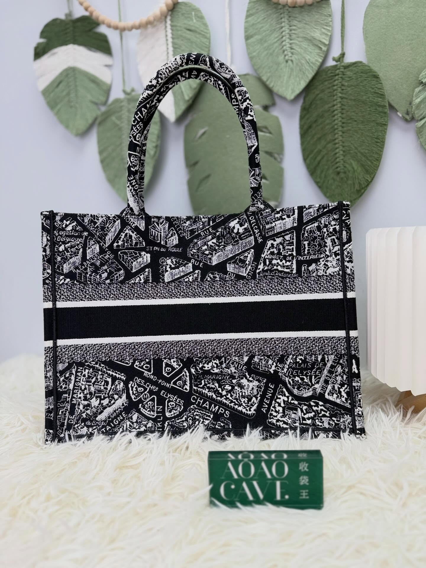 Dior🤍PRE OWNED BOOK TOTE黑色和白色 Plan de Paris 刺繡🖤
