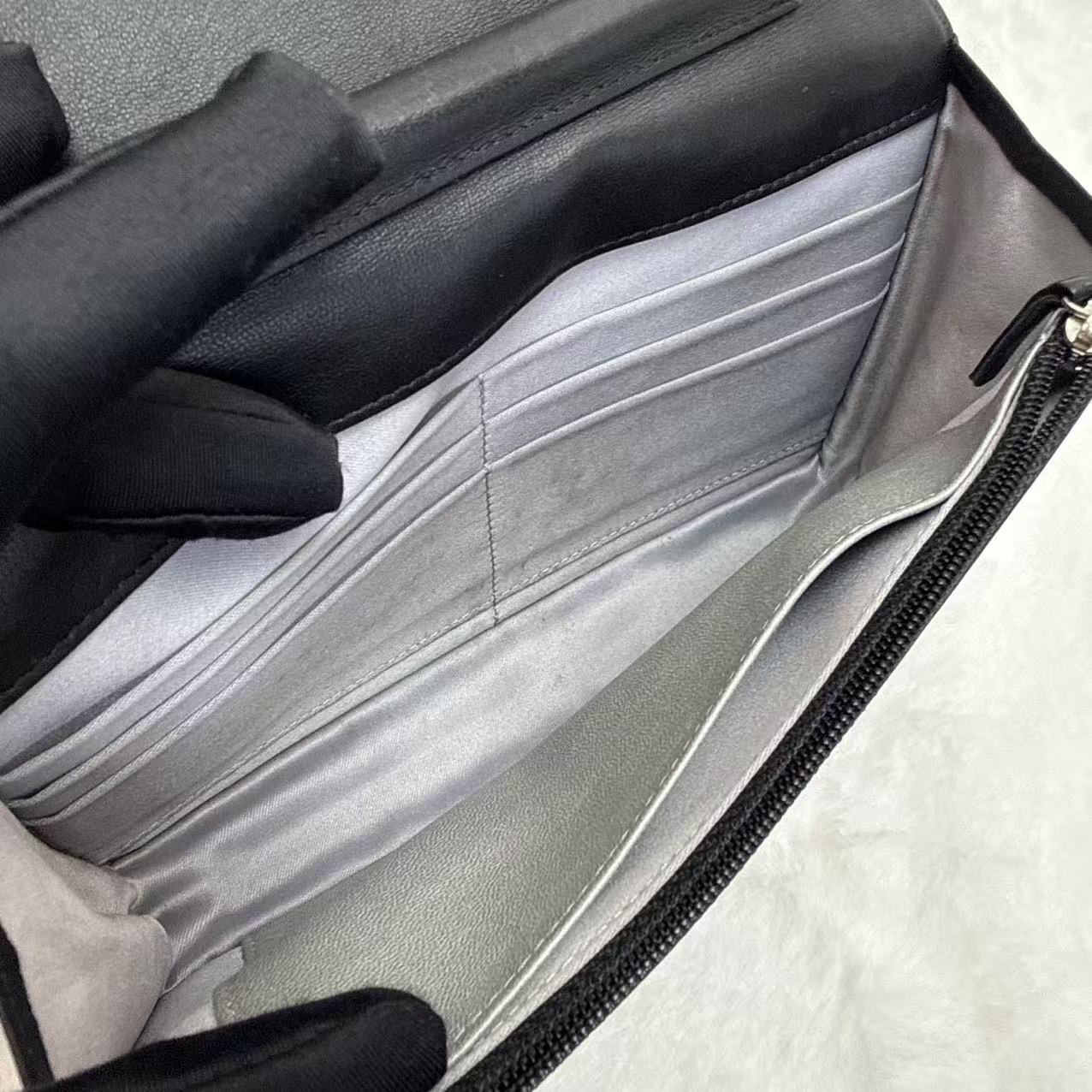 Chanel香奈兒Woc發財包 黑銀 山茶花壓紋 緞面山羊皮 經典熱門爆款鏈條斜挎單肩包 16開帶黑卡