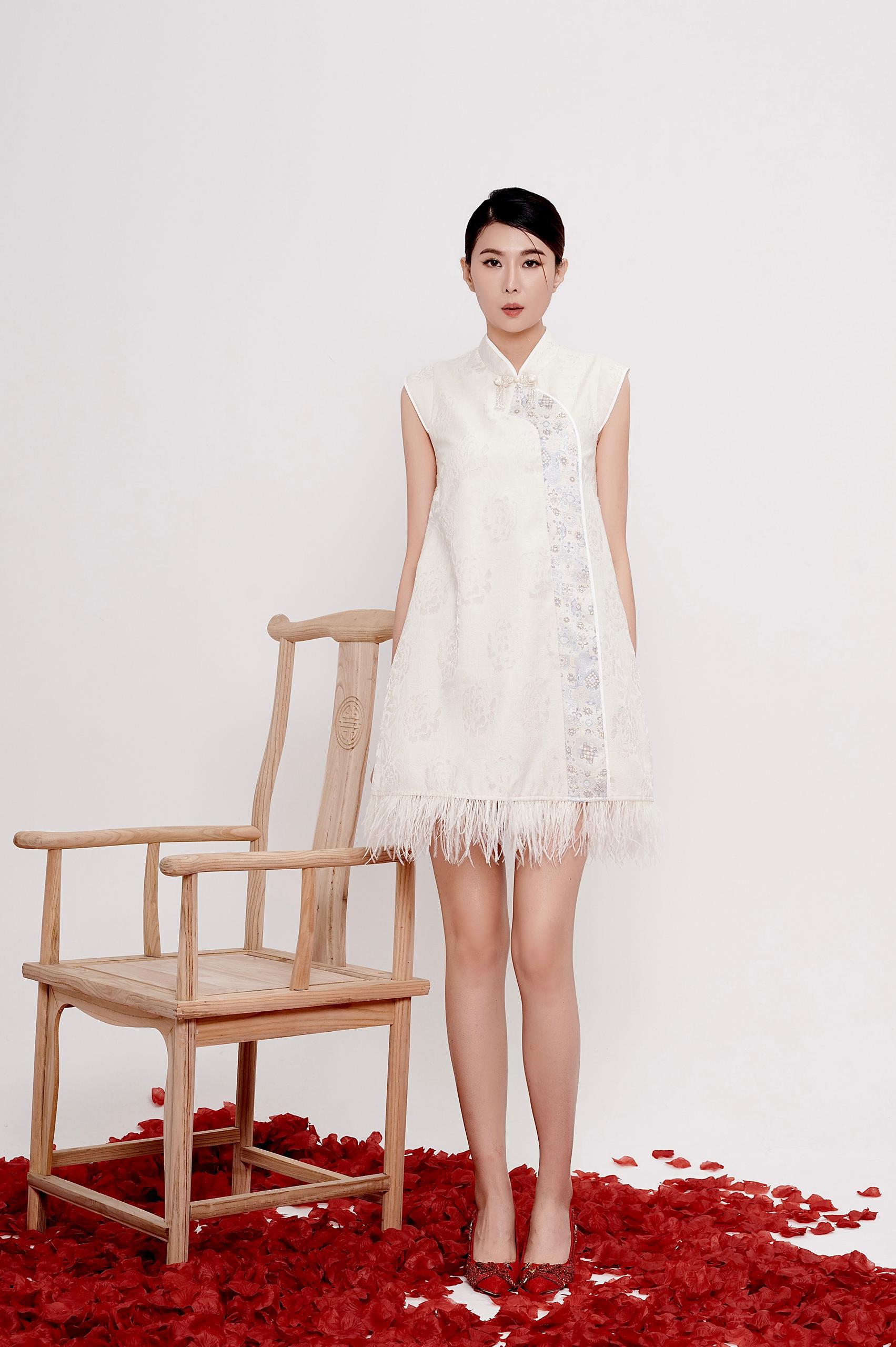 下摆羽毛宽松旗袍 2130