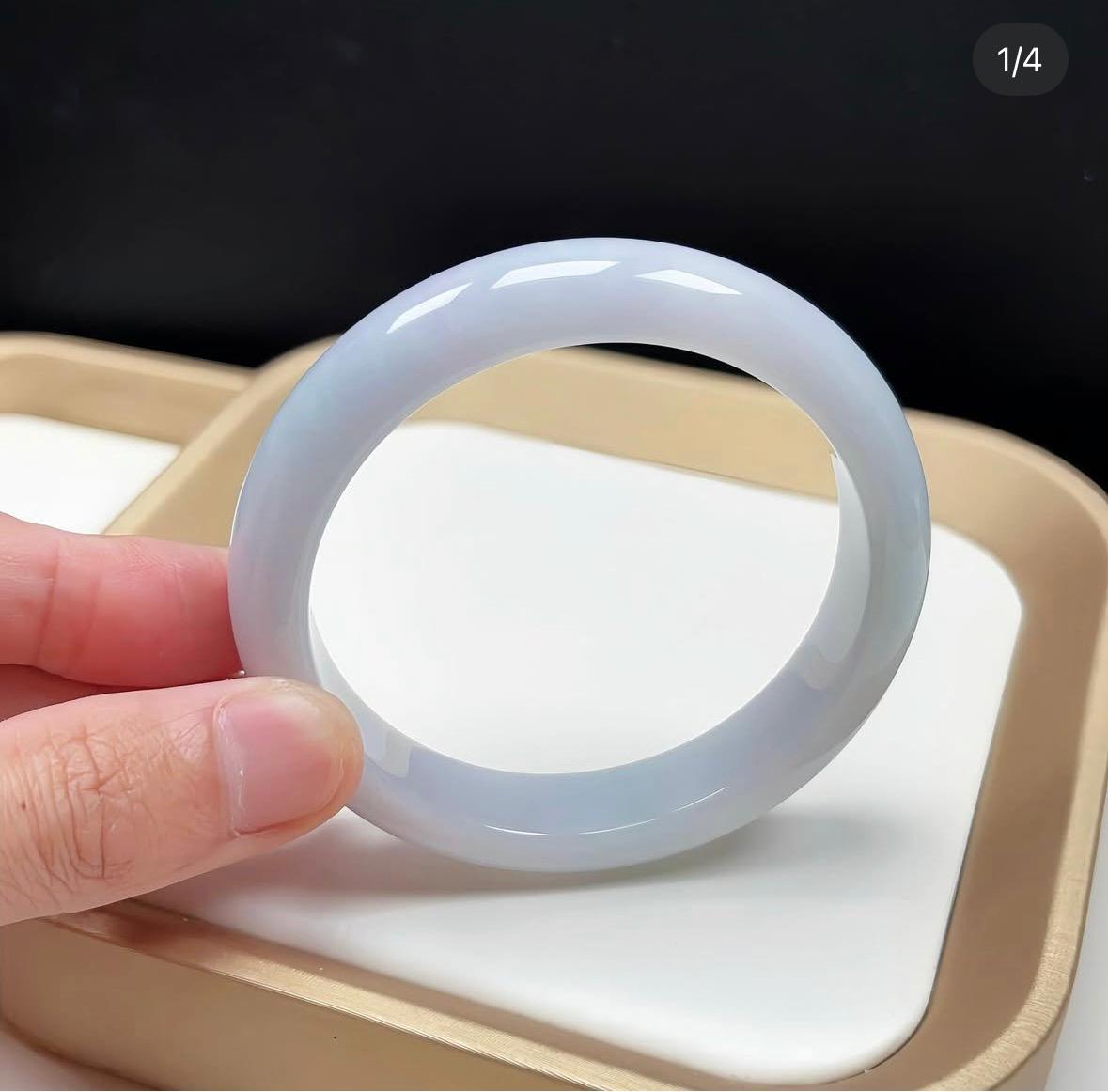 55.5mm 細糯種淡春彩翡翠福鐲