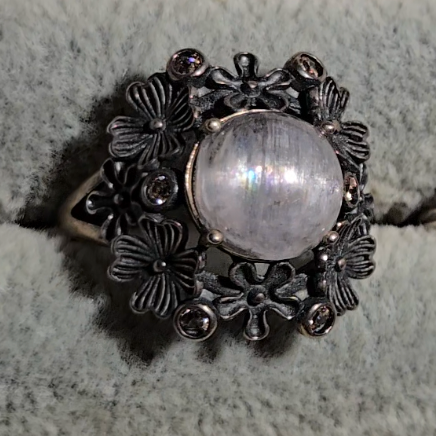 Cat's eye kunzite floral ring with rainbows in adustable sterling silver (A) - KNZ1