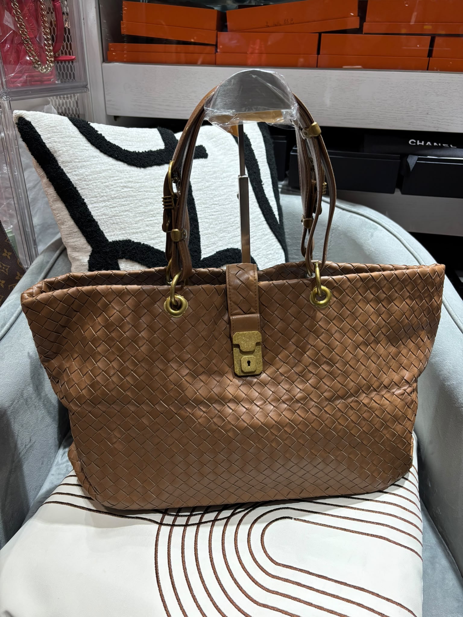 Bottega Veneta Intrecciato Roma Tote Bag shoulder bag Tan 100%Authentic ,90%new 