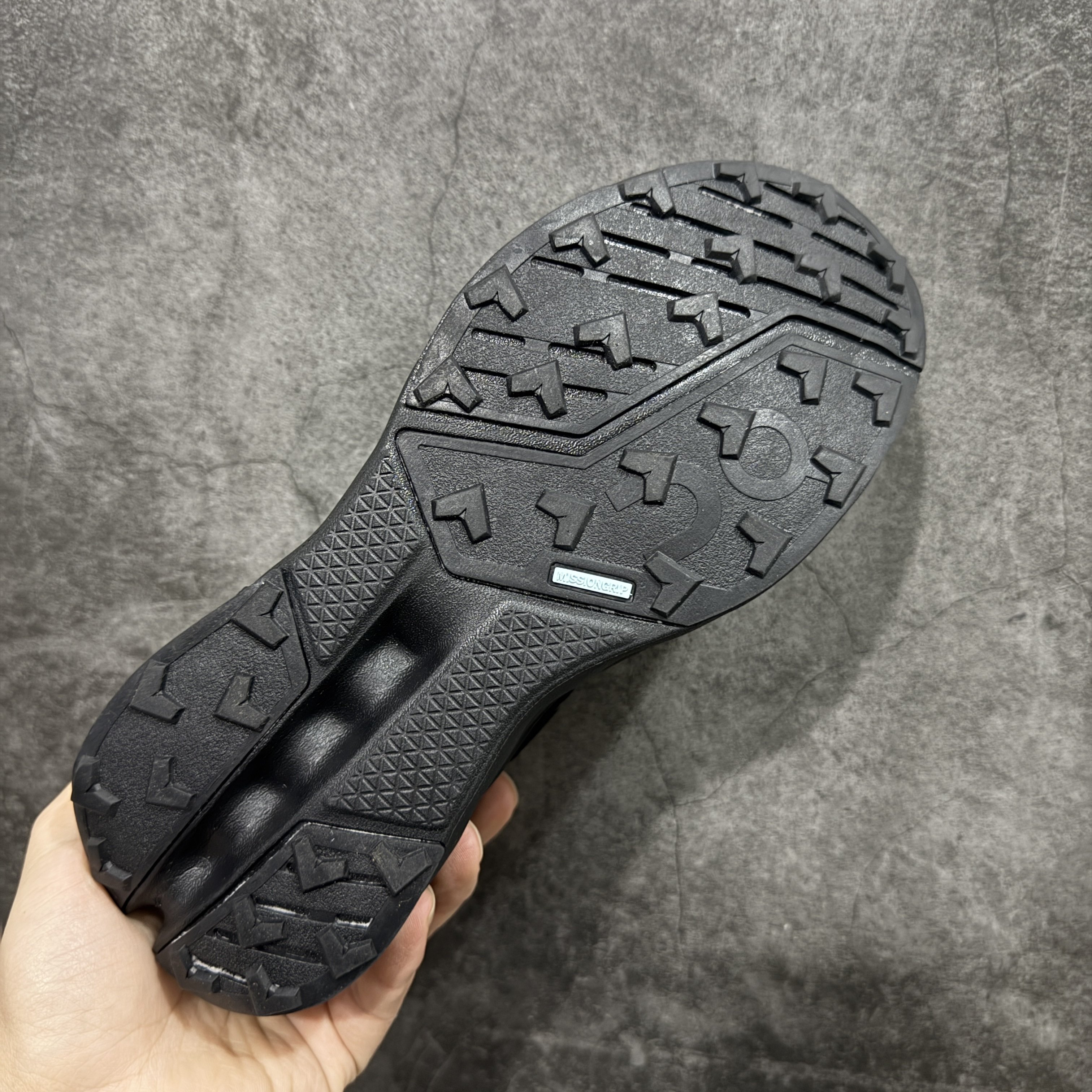 On Running Cloudsurfer Trail 2