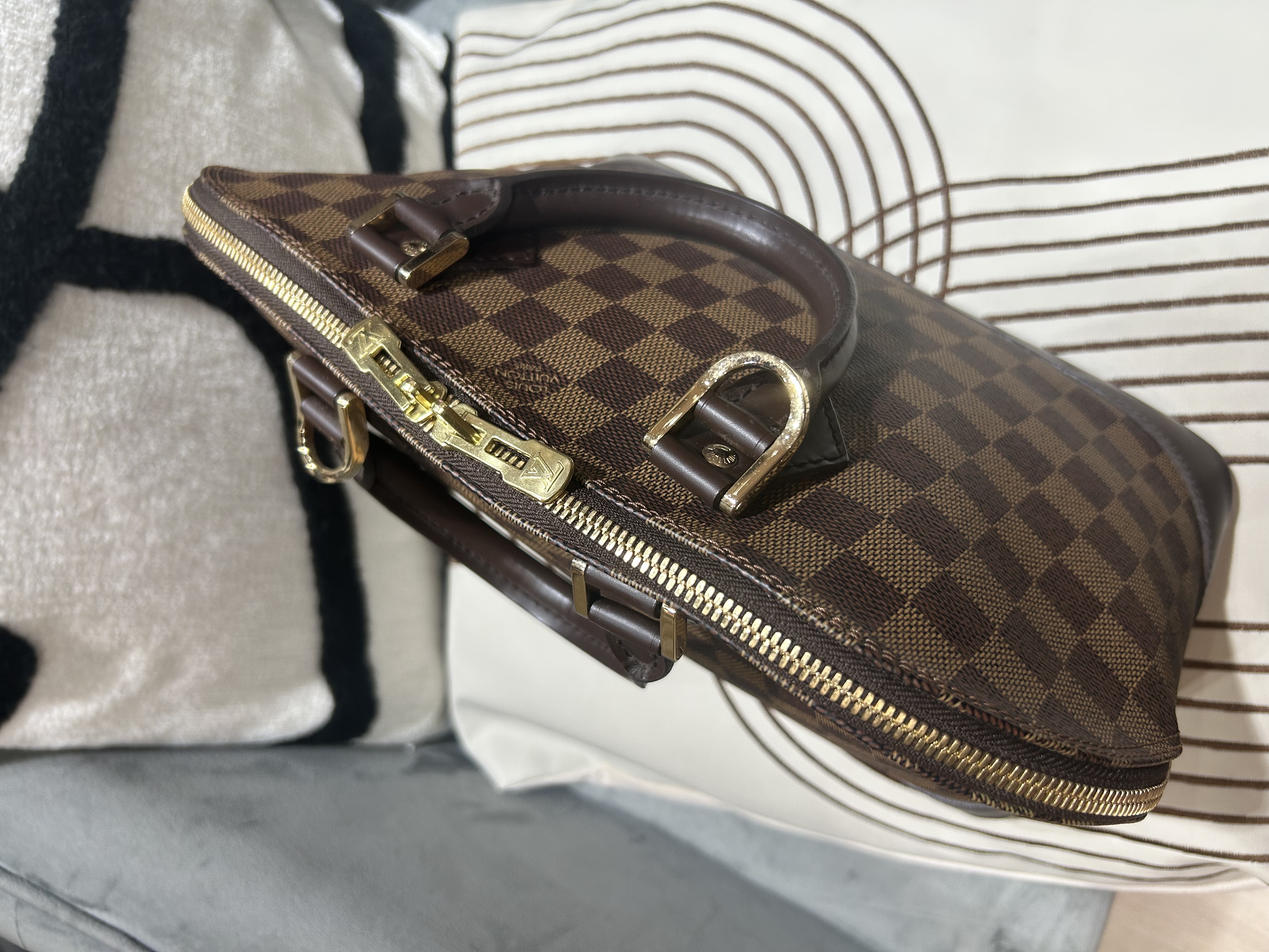 LV Alma PM Damier 100%Authentic, 98%New ☑️Dust bag