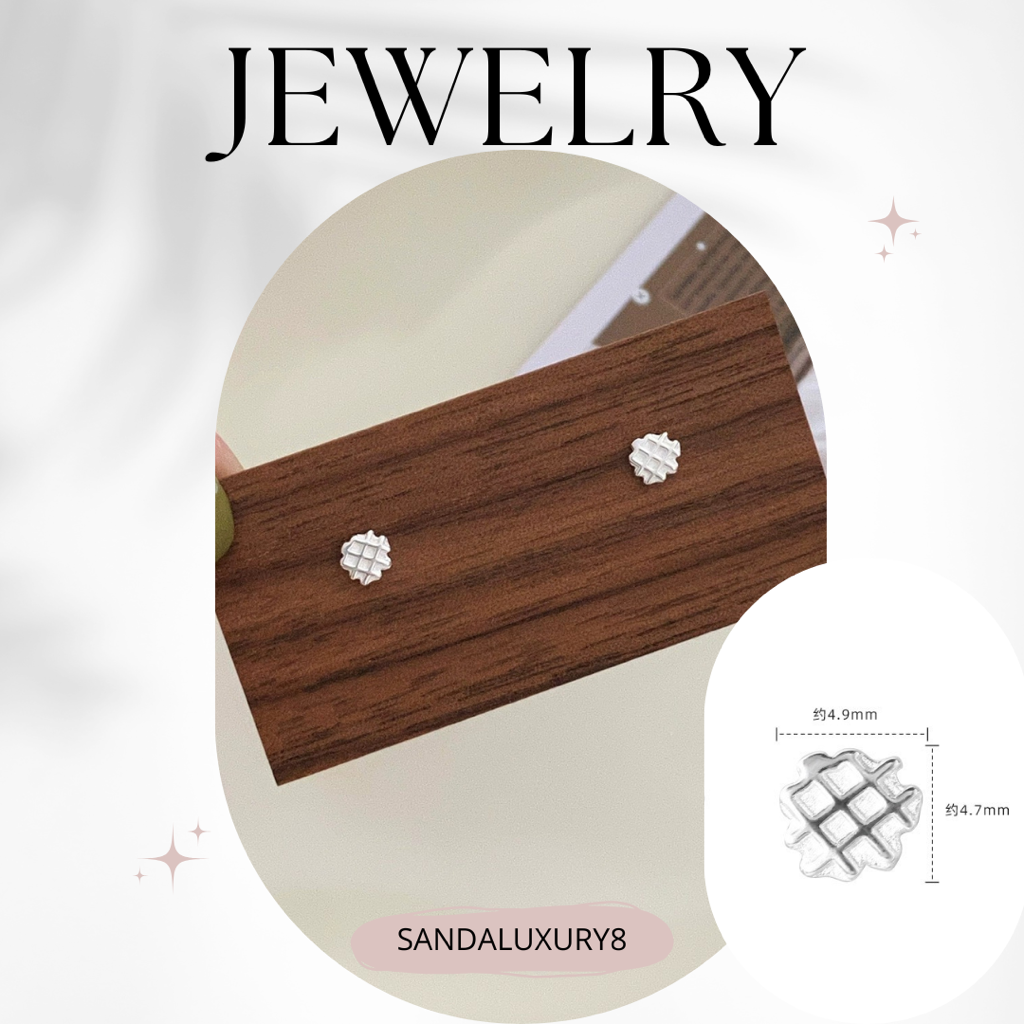 Bread Design Silver stud earrings