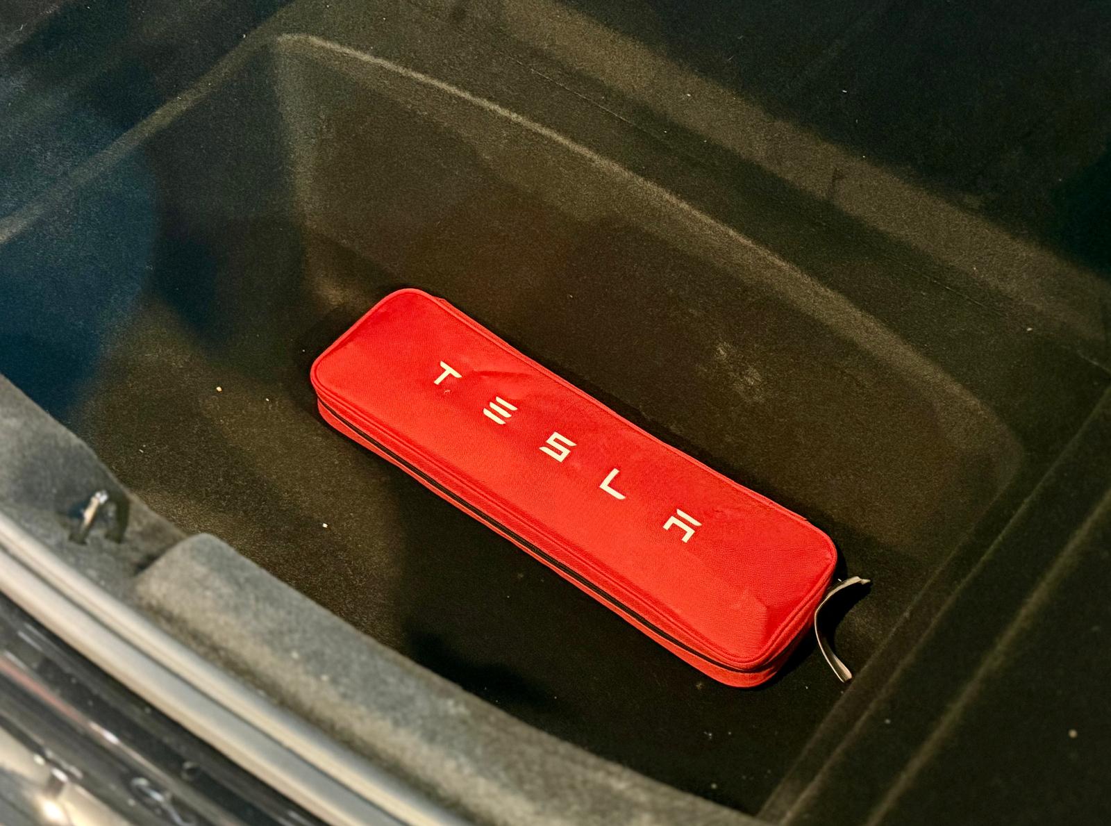 TESLA Model 3 Highland Performance 2024