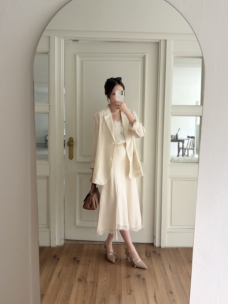The Fine Silky Blazer (Ivory)