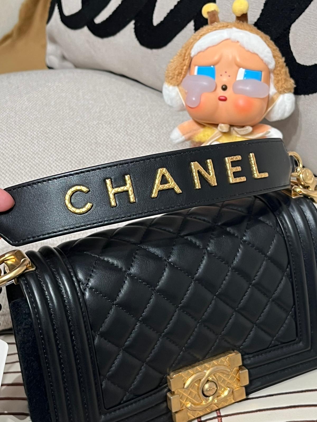 Chanel Boy 20cm 特別版 classic 2Way Bag AS2117 100%Authentic,95%new ✅專門店收據✅30貼✅塵袋✅box
