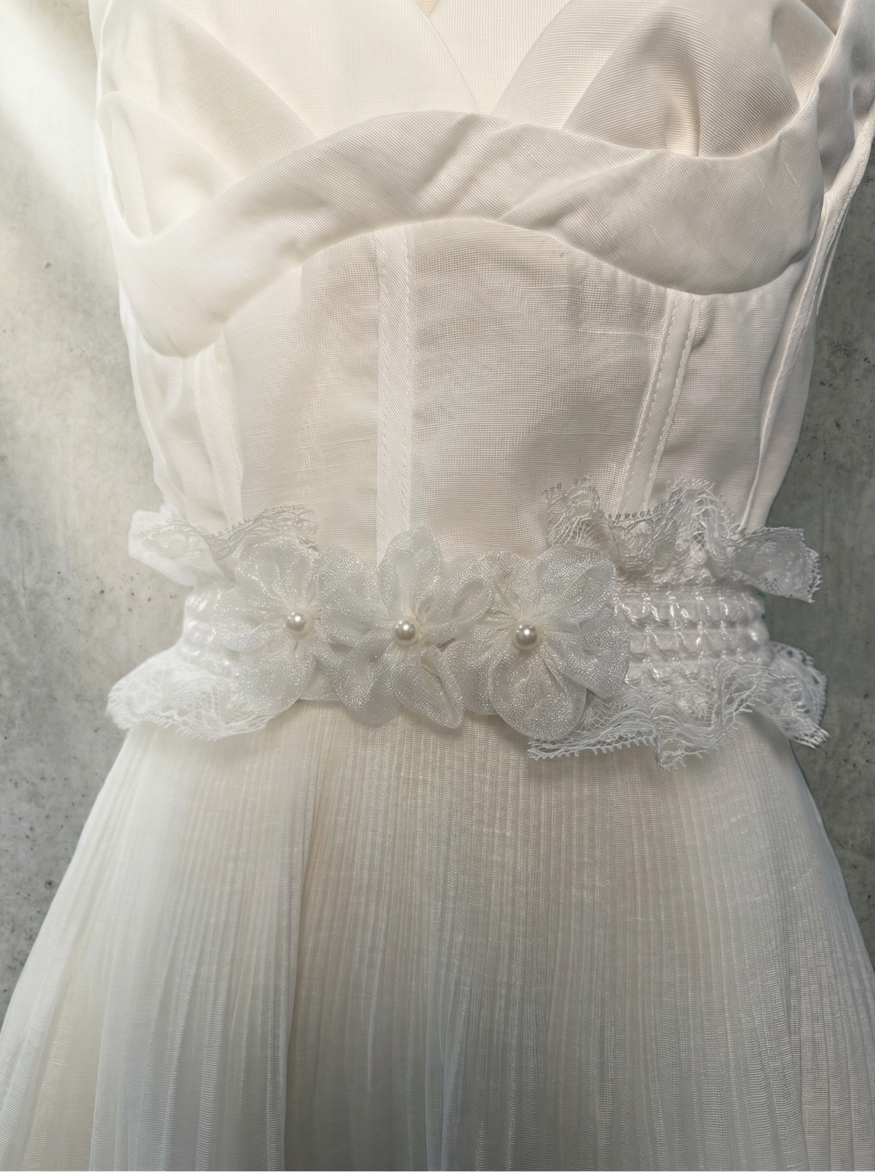 優雅白色連腰帶連衣裙(蕾絲花腰帶需另外購買)