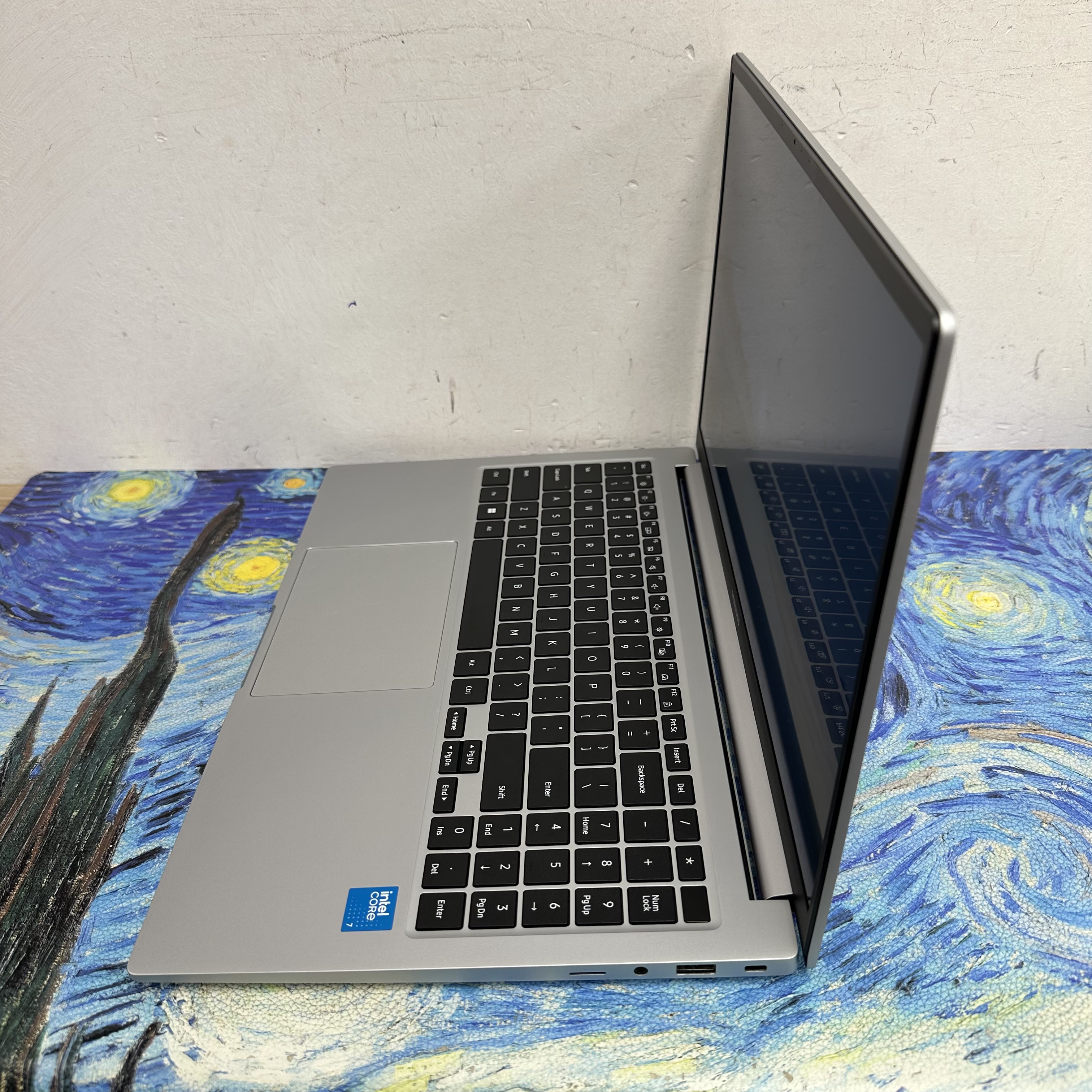 #5933 Samsung Galaxy Intel Core 7 150U /16GB Ram/128,256,512GB,1TB SSD超薄邊框/ Notebook / Laptop / Gaming Laptop / Book4 / Book 4 / Office / Work 