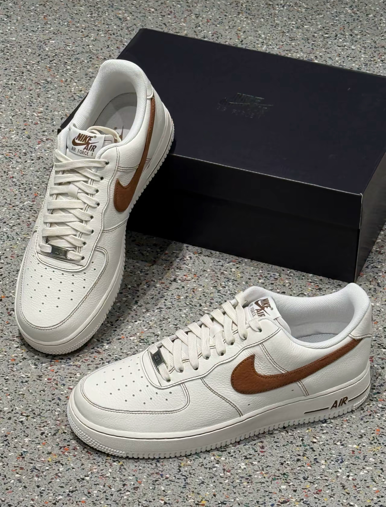 HQ2037-101 Nike Air Force 1 Low ‘07 LV8  Ivory Saddle Brown HQ2037-101