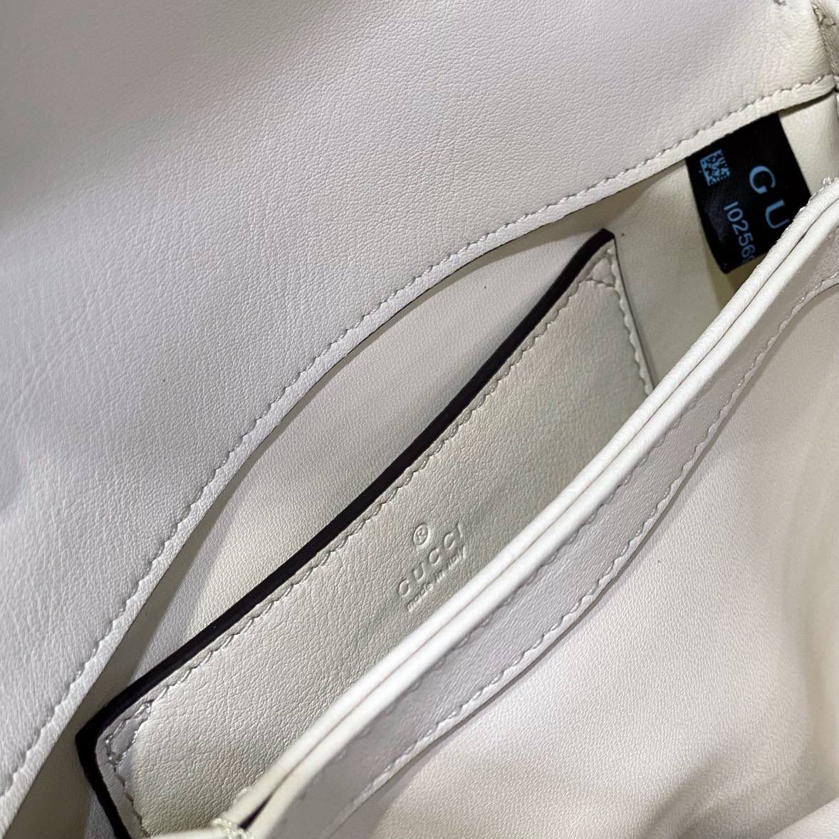 ▪大货实拍 𝐆𝐮𝐜𝐜𝐢 𝐁𝐥𝐨𝐧𝐝𝐢𝐞新品系列 型号：698643 尺寸：22*13*5.5cm