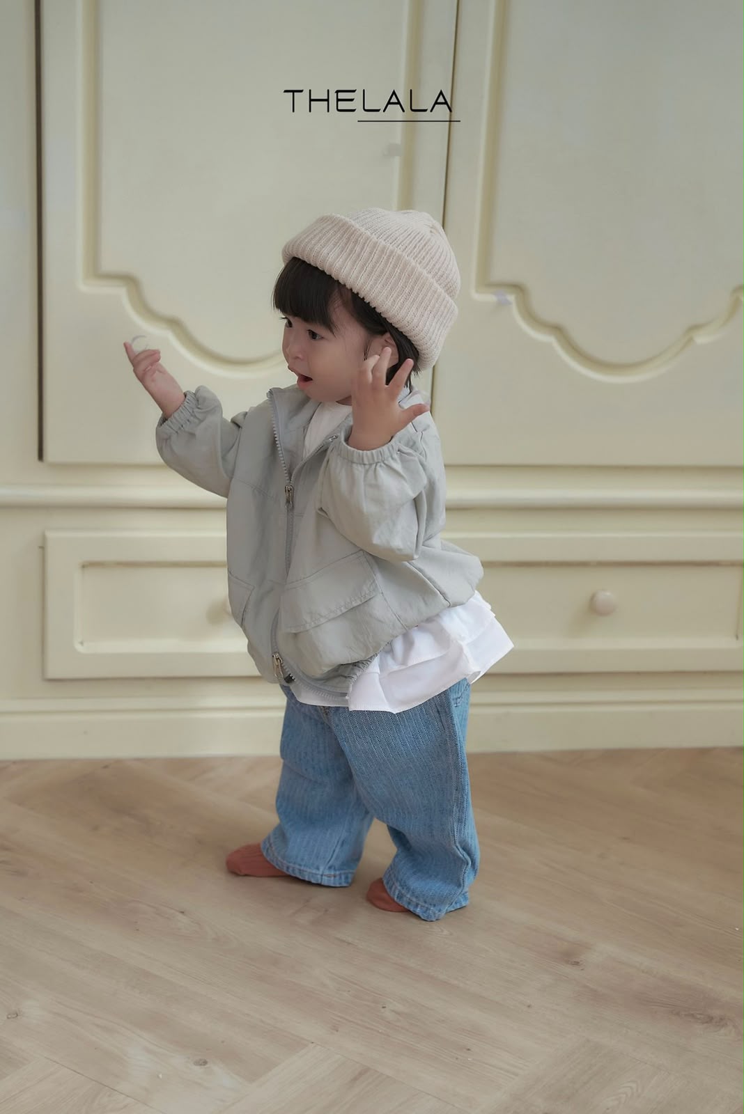 AK6221 Outer