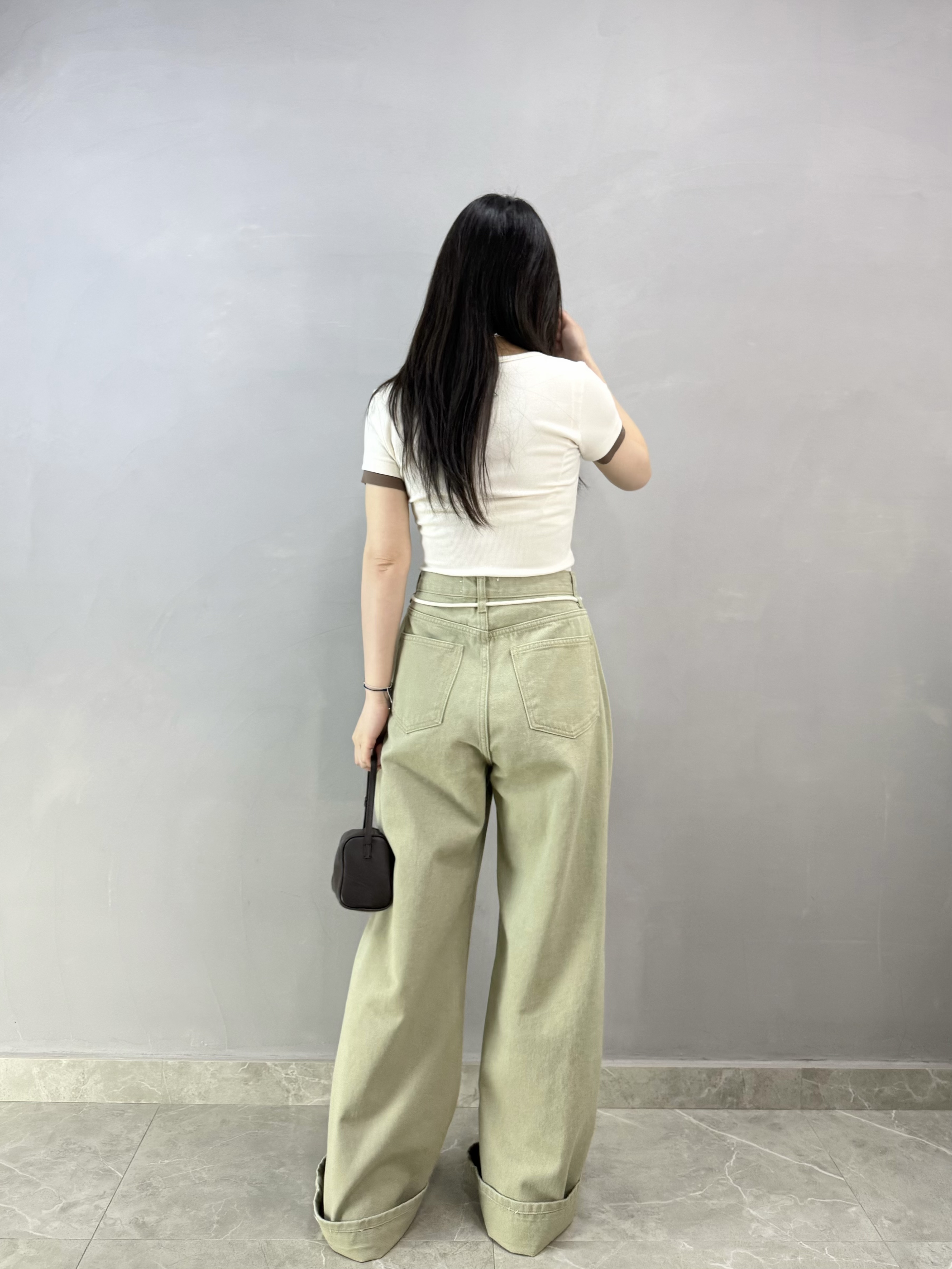 H74 扣鈕撞色袖邊Tee