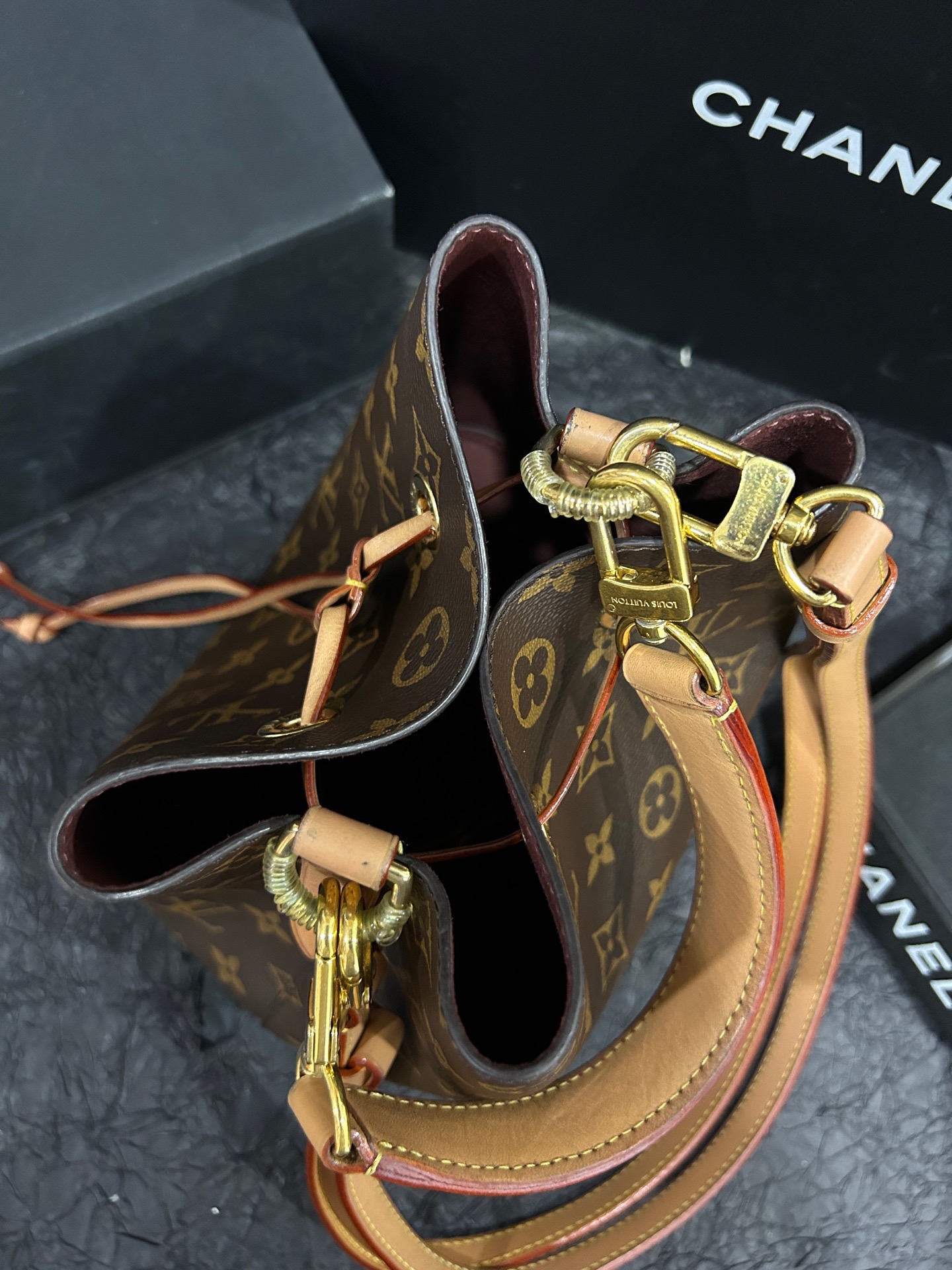 【預訂貨品】LV 老花neonoe bb金扣水桶包💳 芯片款