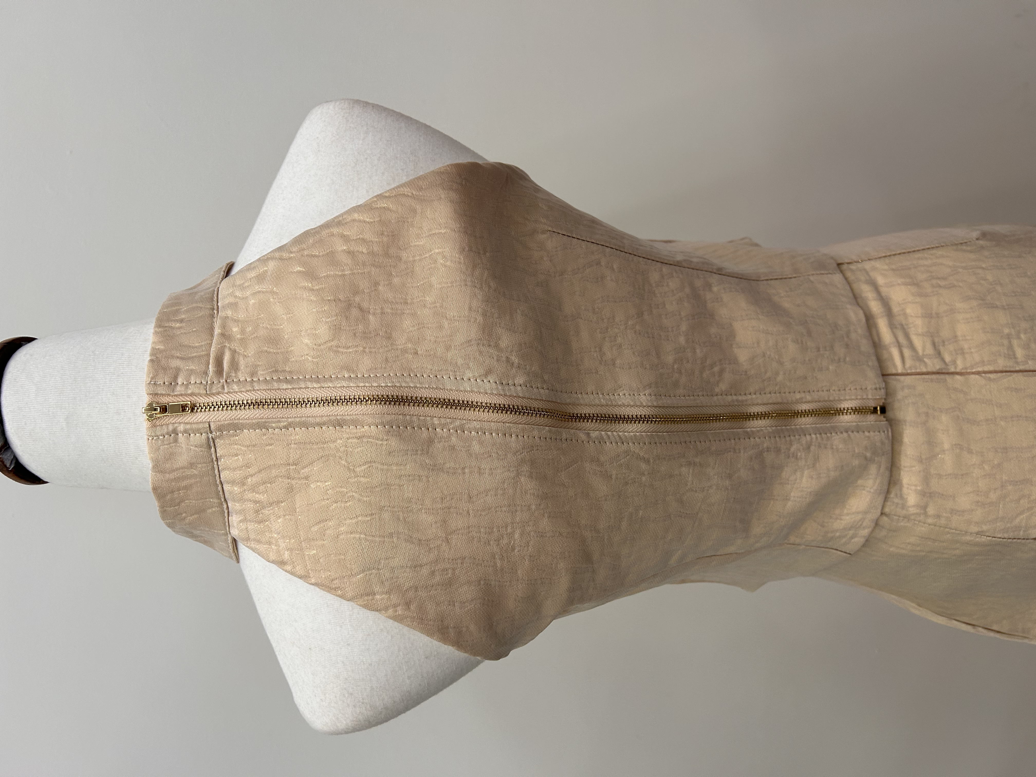 572.WB Cheong San Cut in Top & Skirt