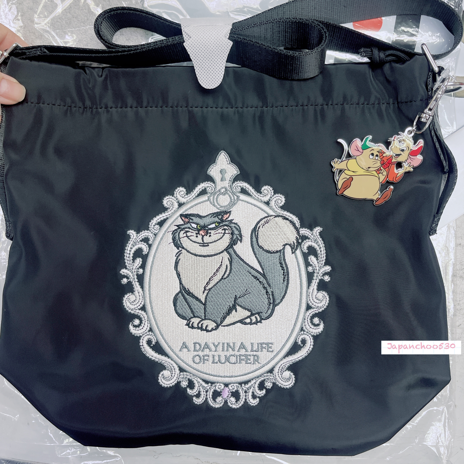 日本預訂📍日本迪士尼Cat Day 2026系列 - Lucifer刺繡圖案手袋 不包郵 3/2日本開售