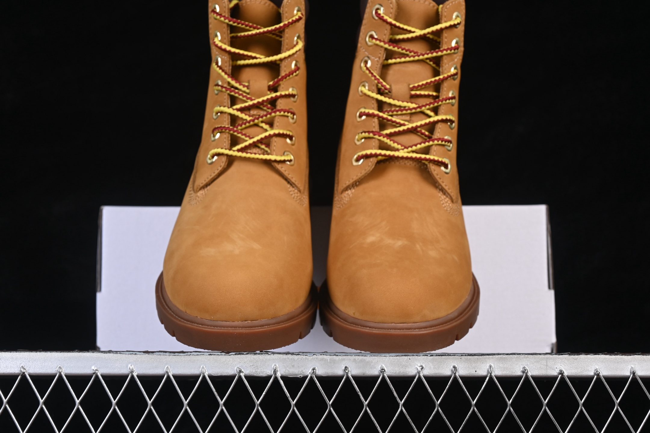 Timberland Men's Classic 6-Inch Lace-Up Boot