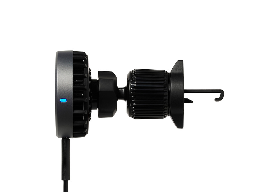 黑色 春植 MagSafe 車用充電器