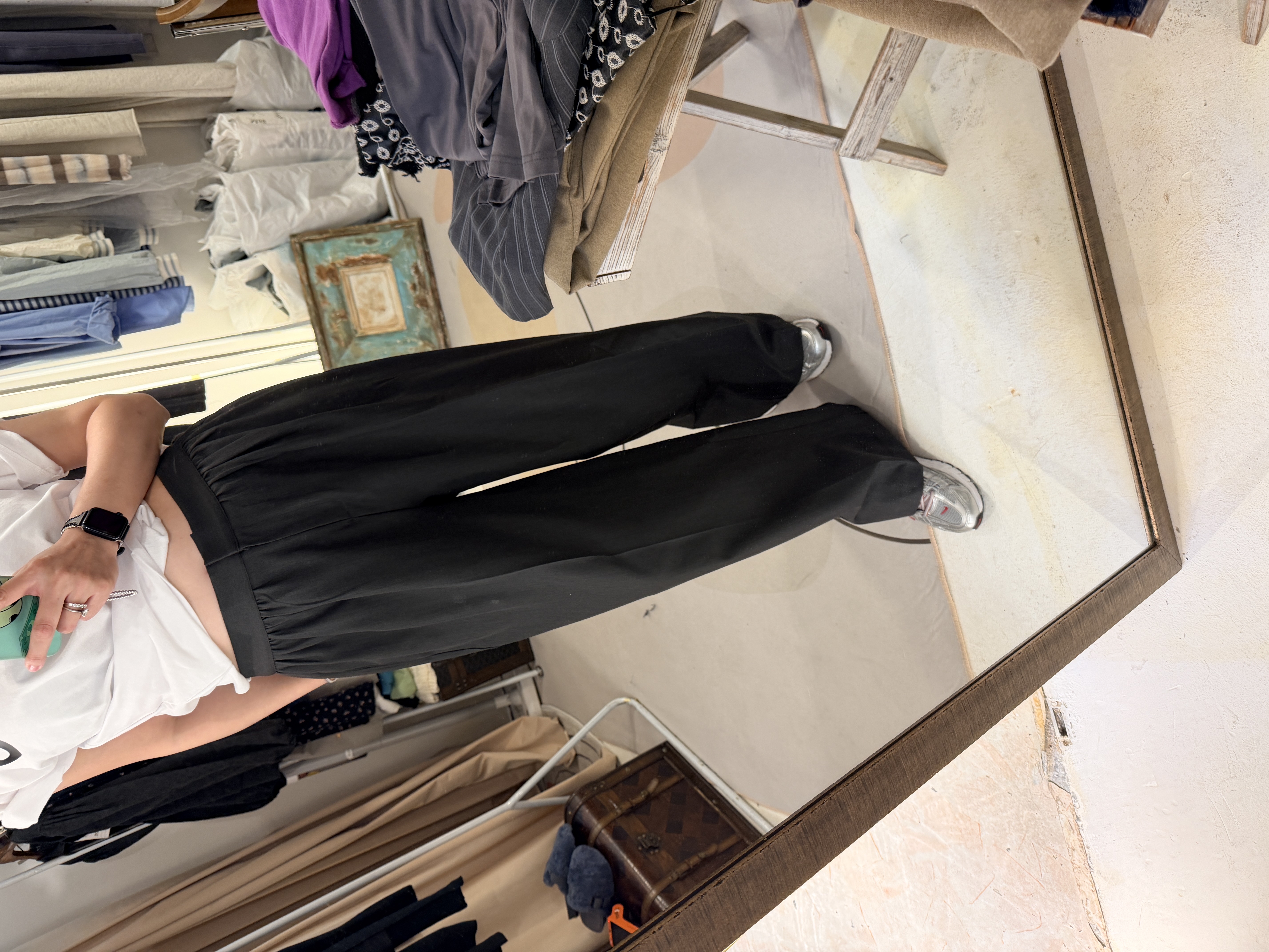 Loose cutting pants