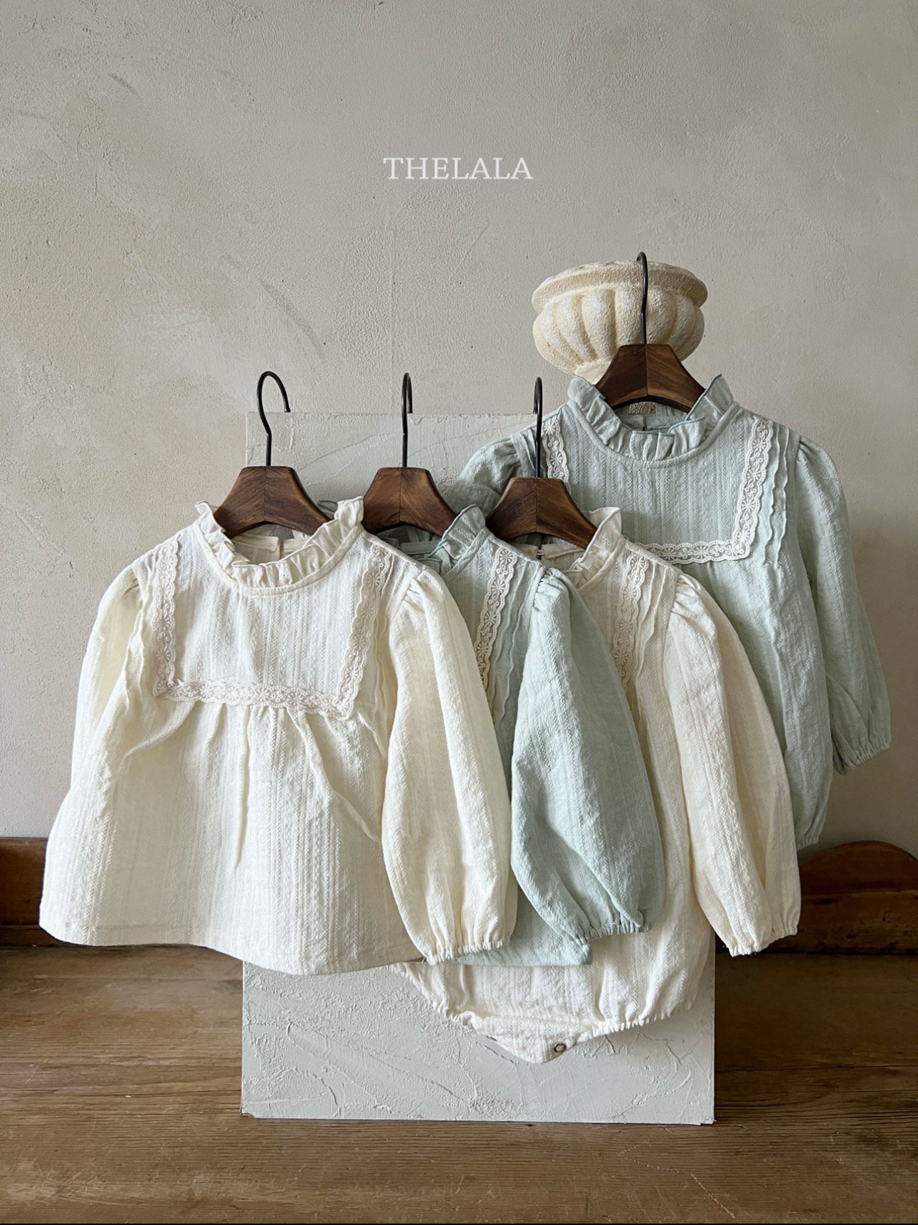 🌸預訂 韓國直送🌸🇰🇷THELALA兩色蕾絲花邊領長袖上衣