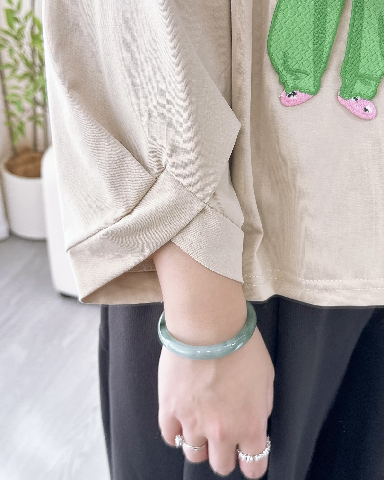 刺繡圖案薄棉上衣 2色