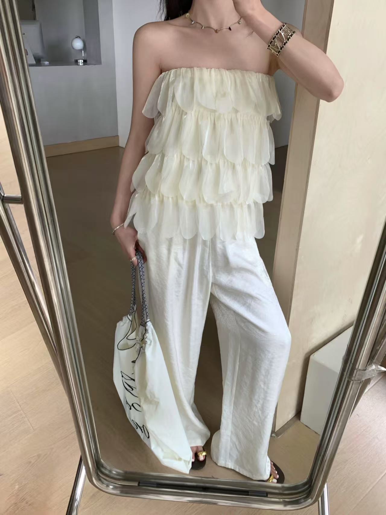 TP327风层叠花瓣抹胸