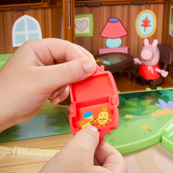 《粉紅豬小妹》旅行木屋冒險遊戲組（英文名稱：Peppa Pig Peppa's Travels: Cabin Adventure