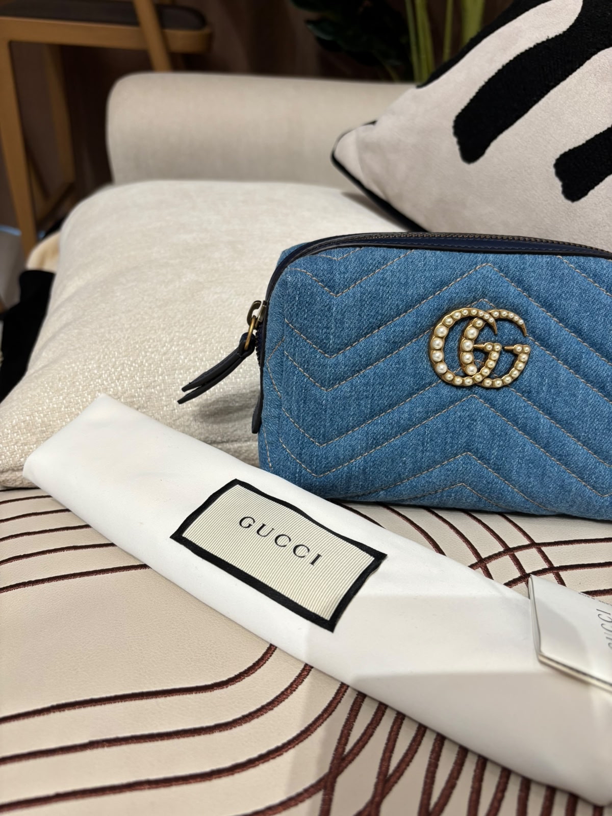 Gucci GG 牛仔布化妝袋 100%Authentic ,未使用品 ✅booklet✅塵袋