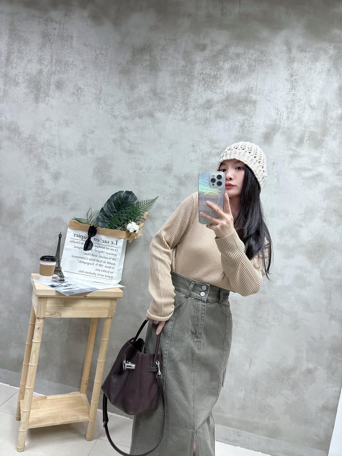 H11 V領百搭線Top