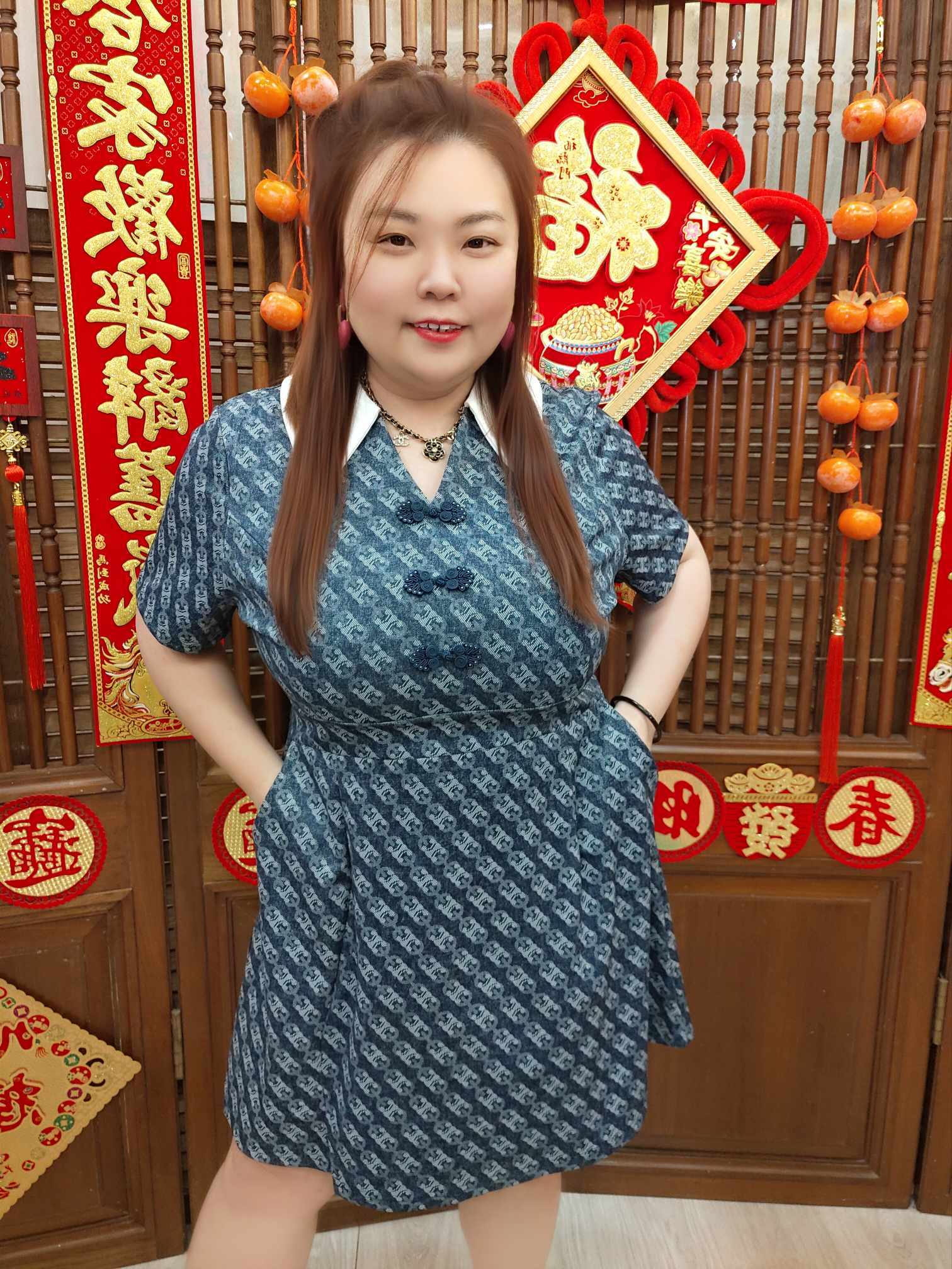 NJC02 TW#5686 牛仔盘扣小V领连衣裙