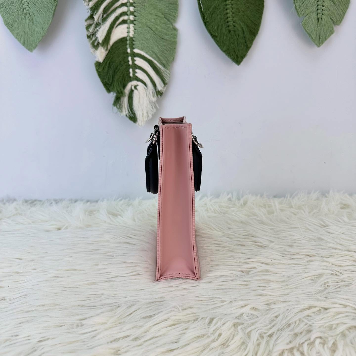 LV🤍PRE OWNED Petit Sac Plat 水波紋粉色琴譜包 🩷