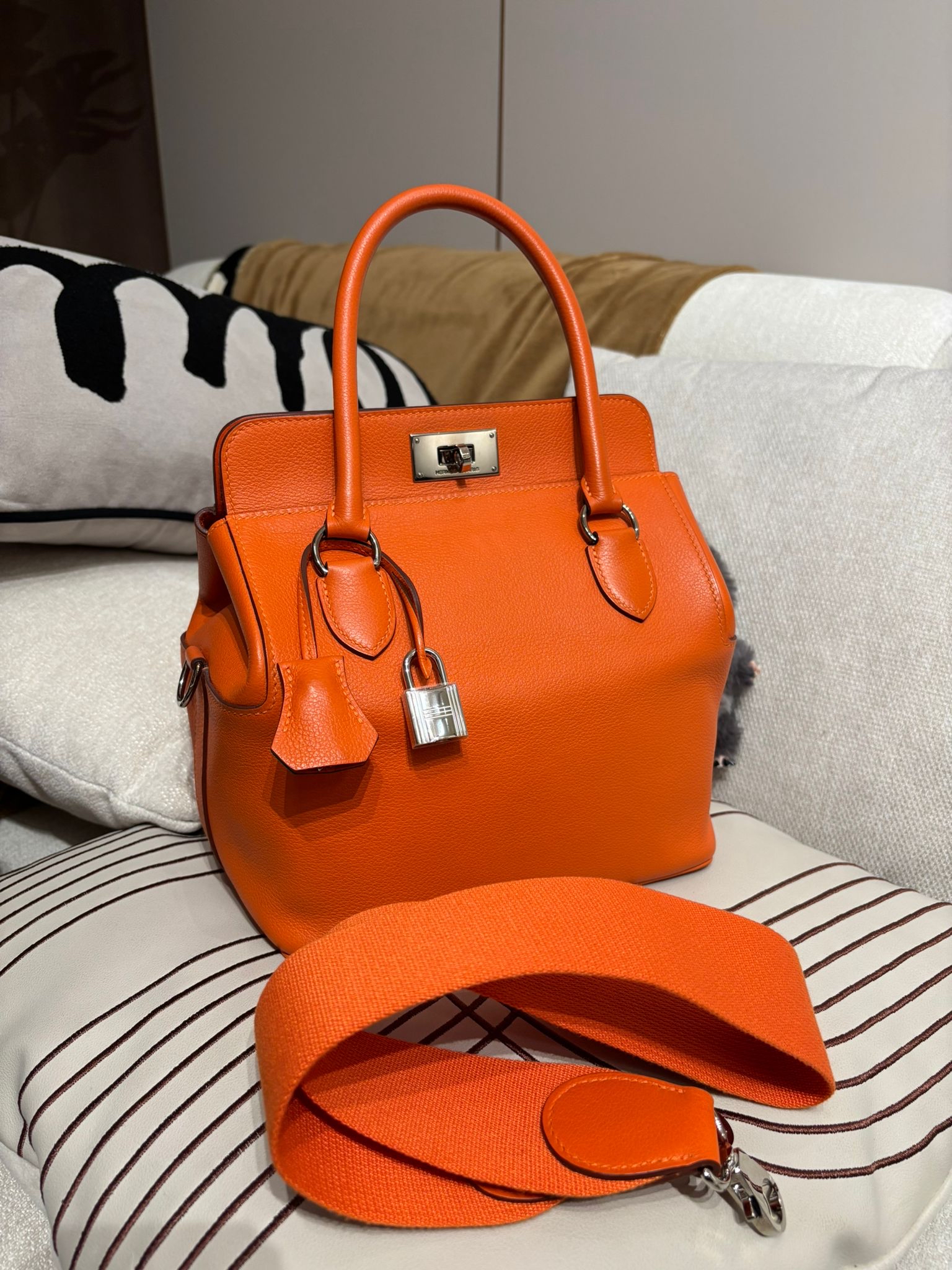 Hermes toolbox 20,orange ,STAMP T evercolor,100%Authentic ,90%new ✅KEY LOCK ✅dust bag✅STRAP