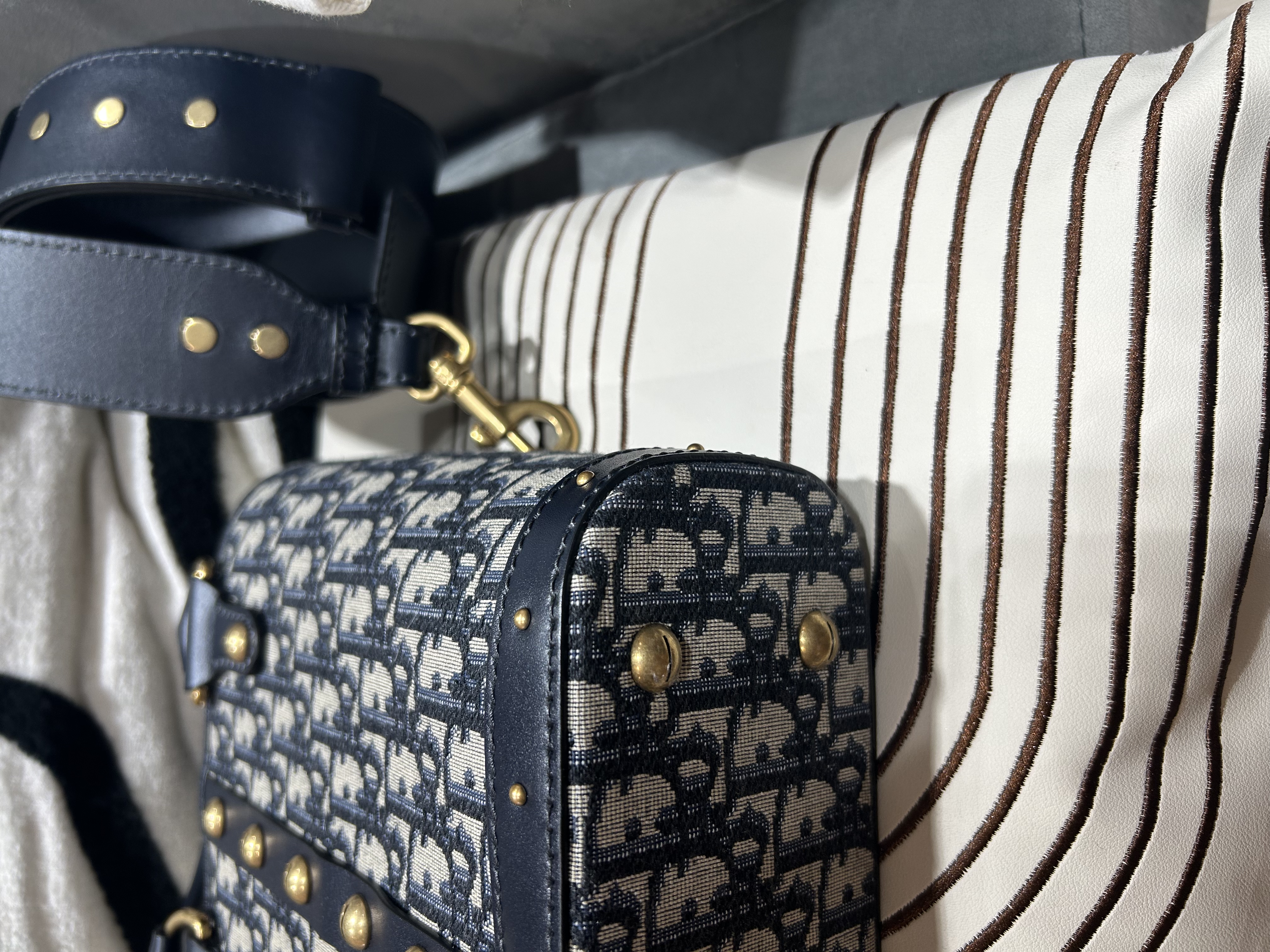Dior 2Way Bag 100%Authentic, 99%New ✅Dust bag
