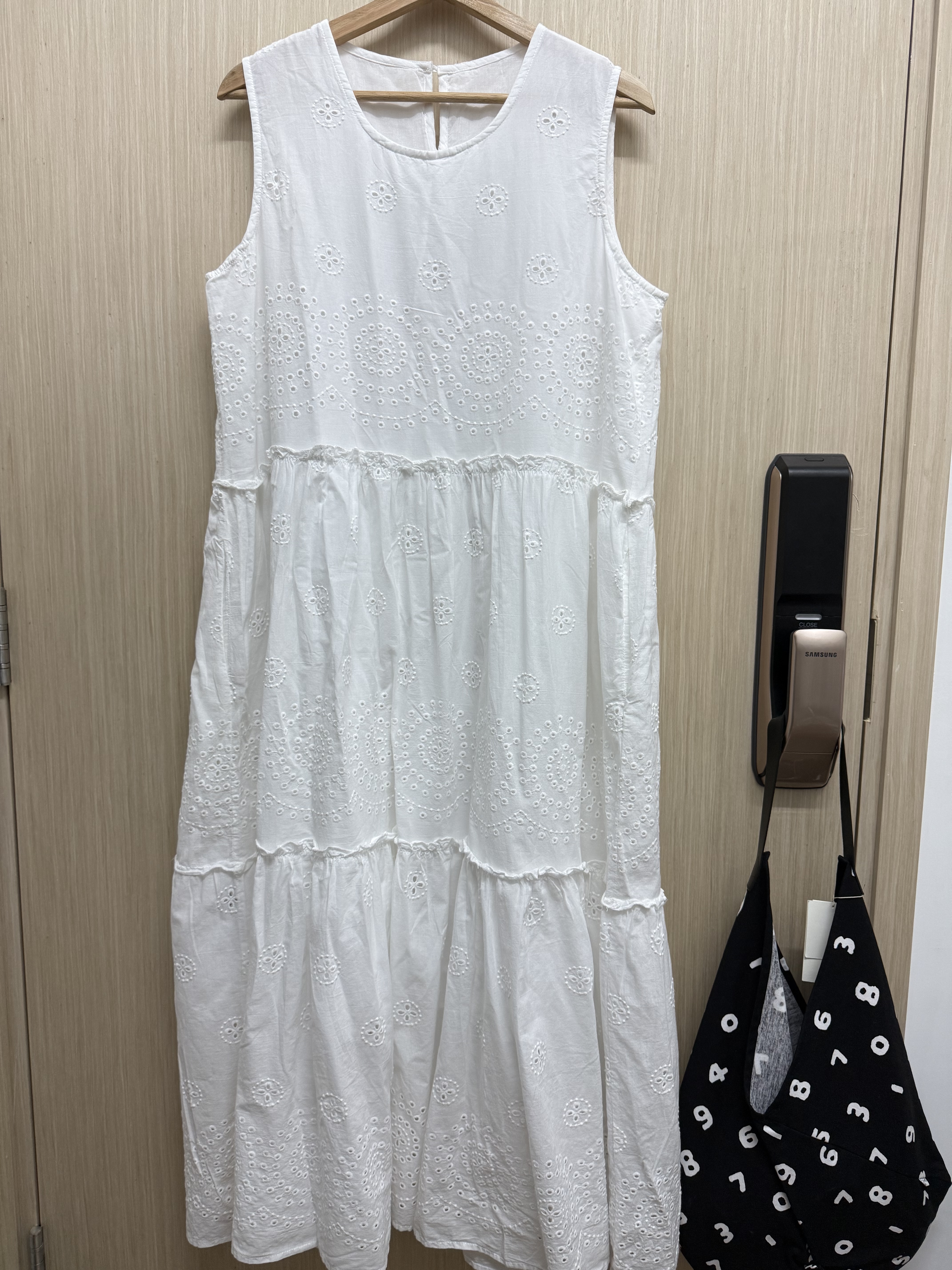 刺繡通花背心𝐎𝐏𝐒