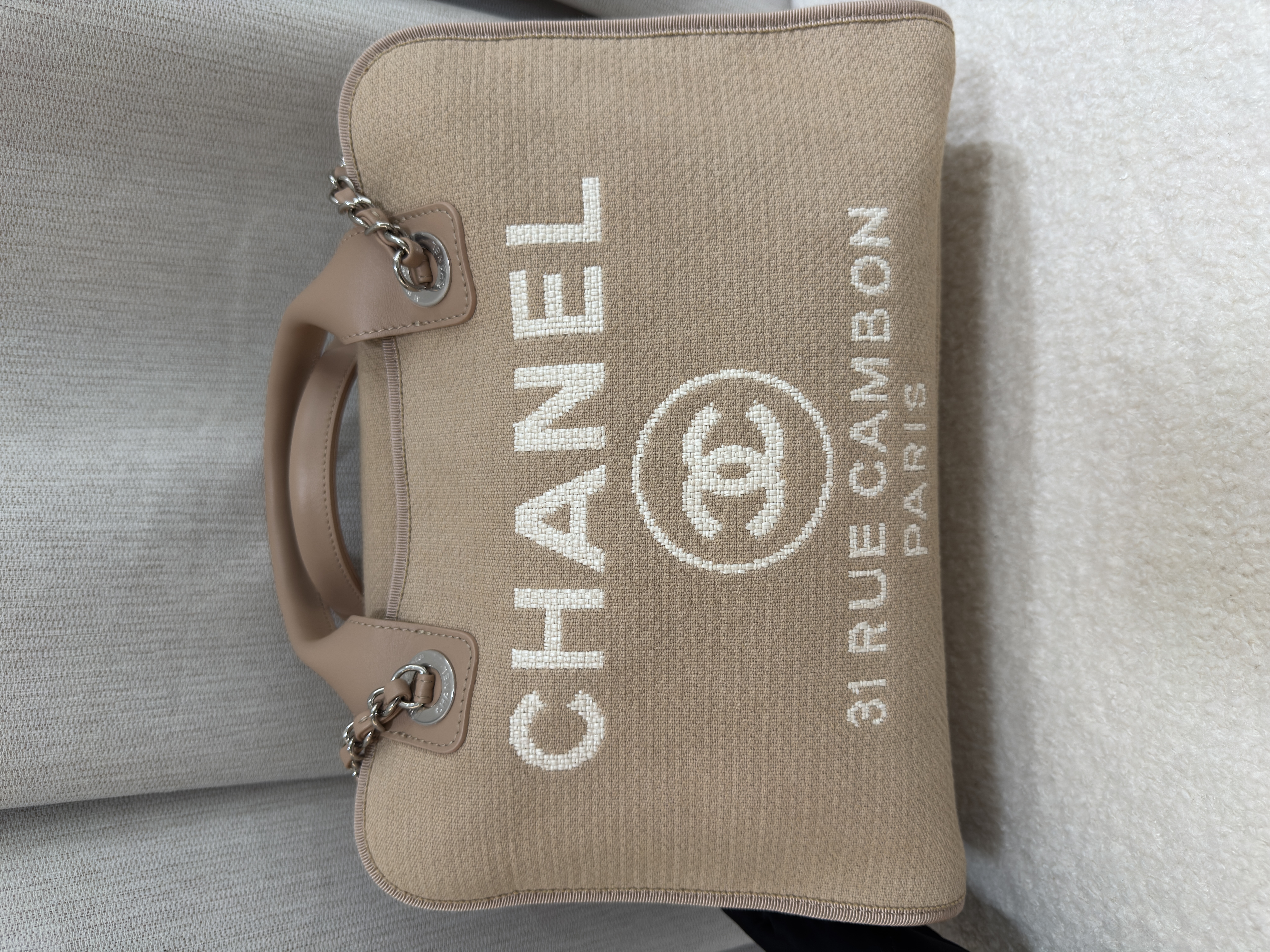 Pre-Owned CHANEL Deauville / Product Code : 26022124